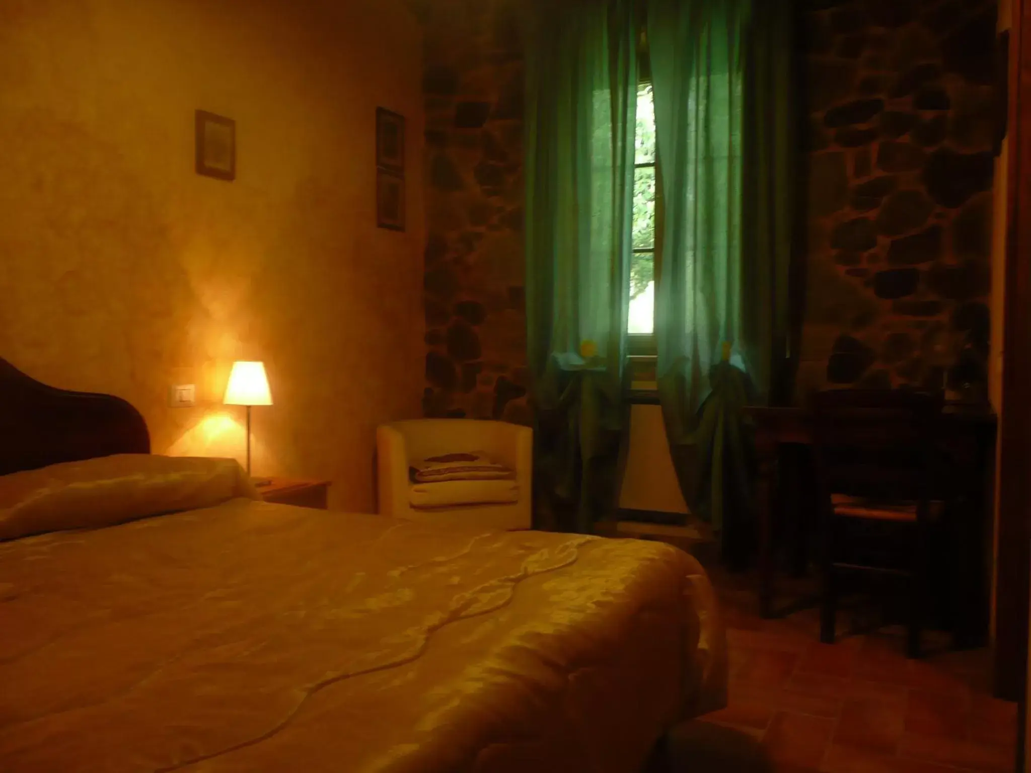 Photo of the whole room, Bed in B&B Le Caselle "Il Baraccotto"