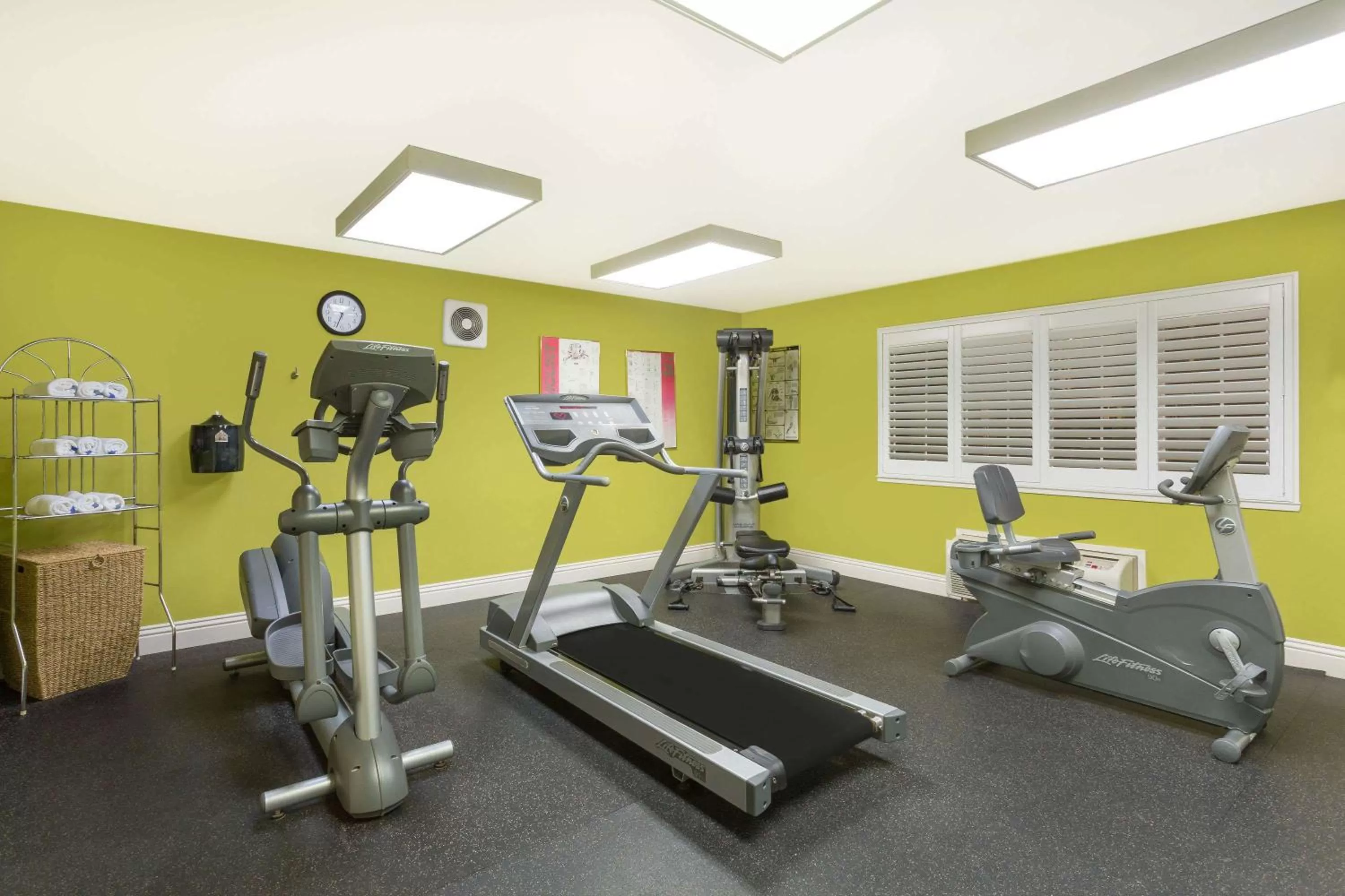 Fitness centre/facilities in Baymont by Wyndham Modesto Salida