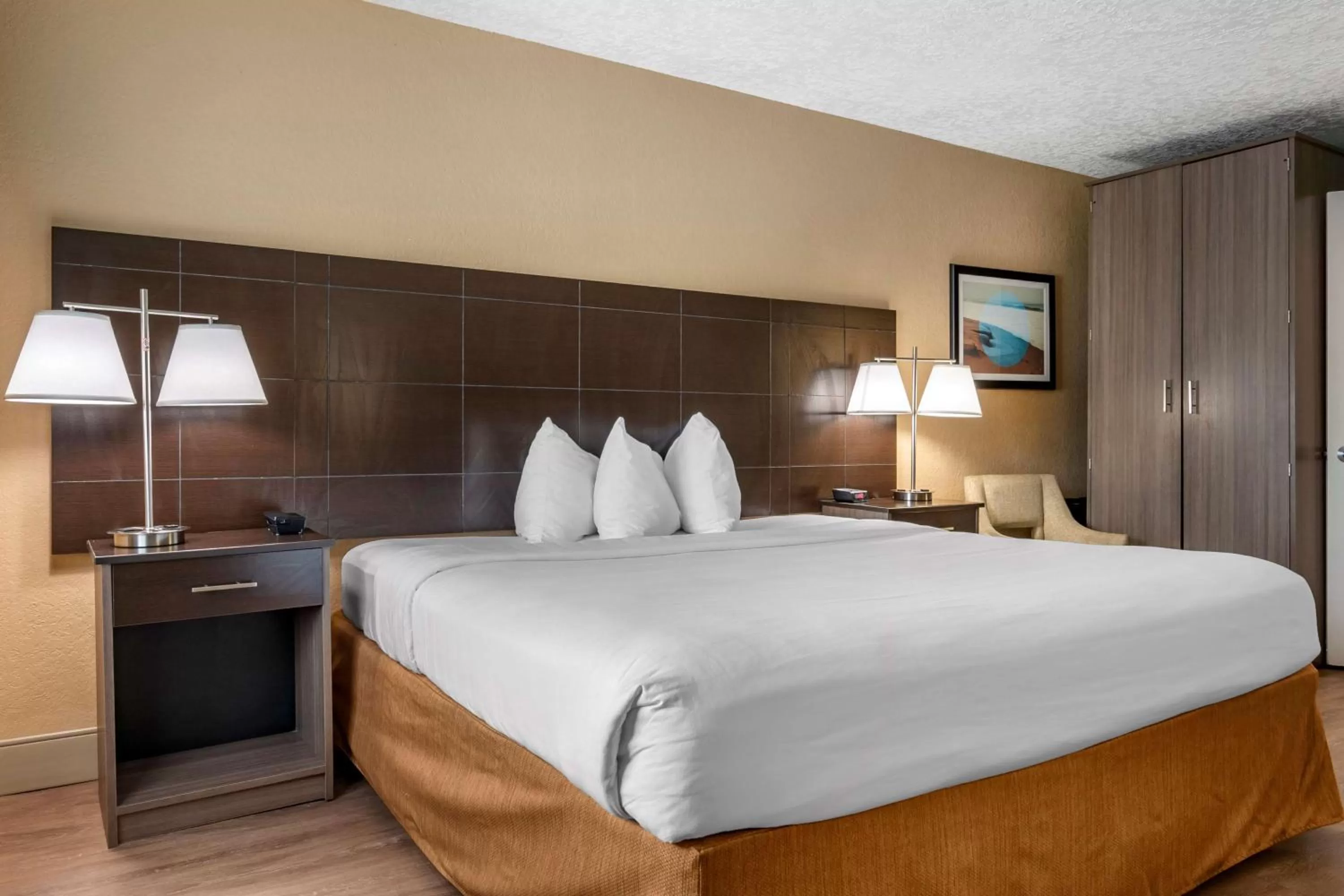 Double Room with Roll-In Shower - Disability Access/Non-Smoking in Best Western Space Shuttle Inn