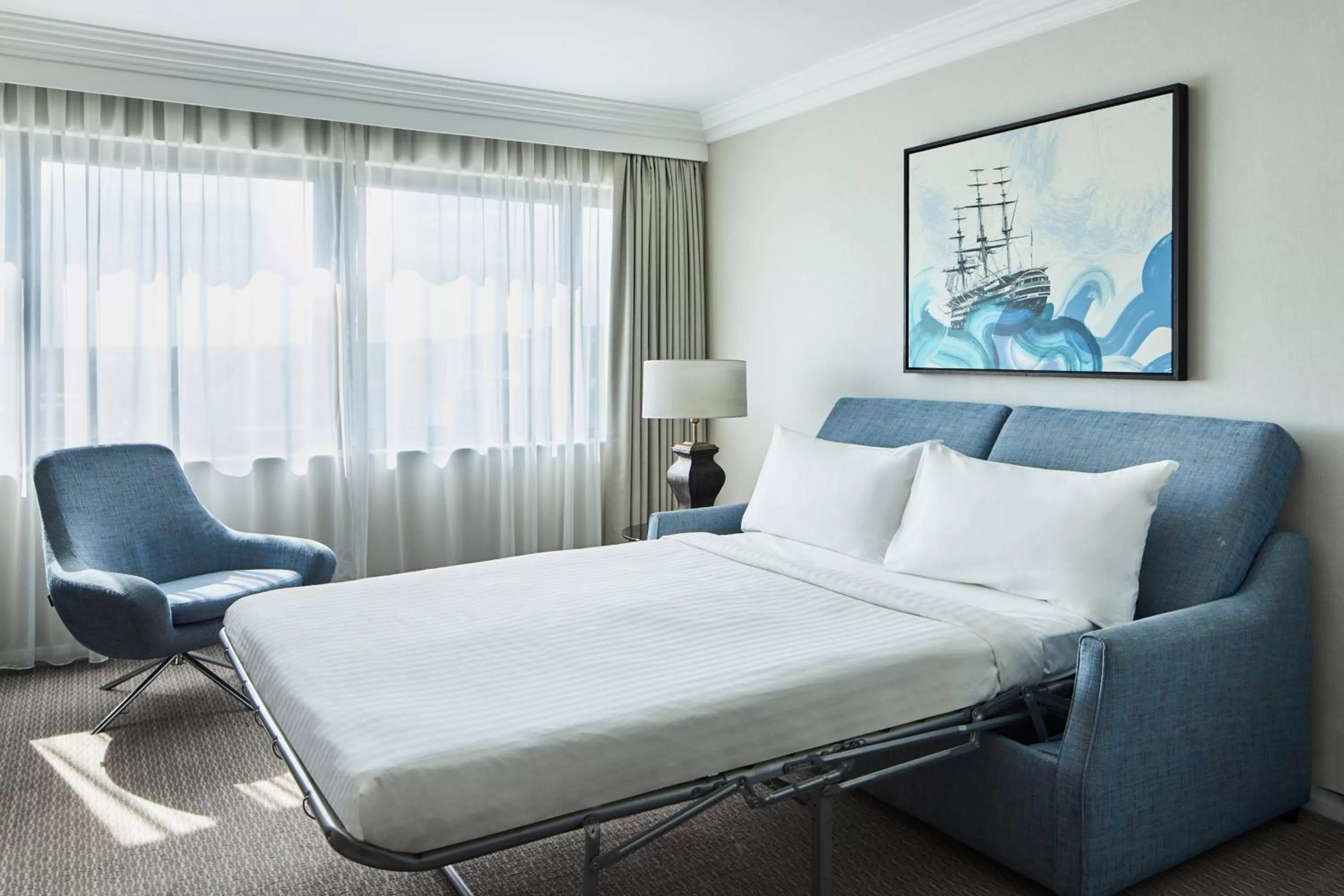 Photo of the whole room in Portsmouth Marriott Hotel