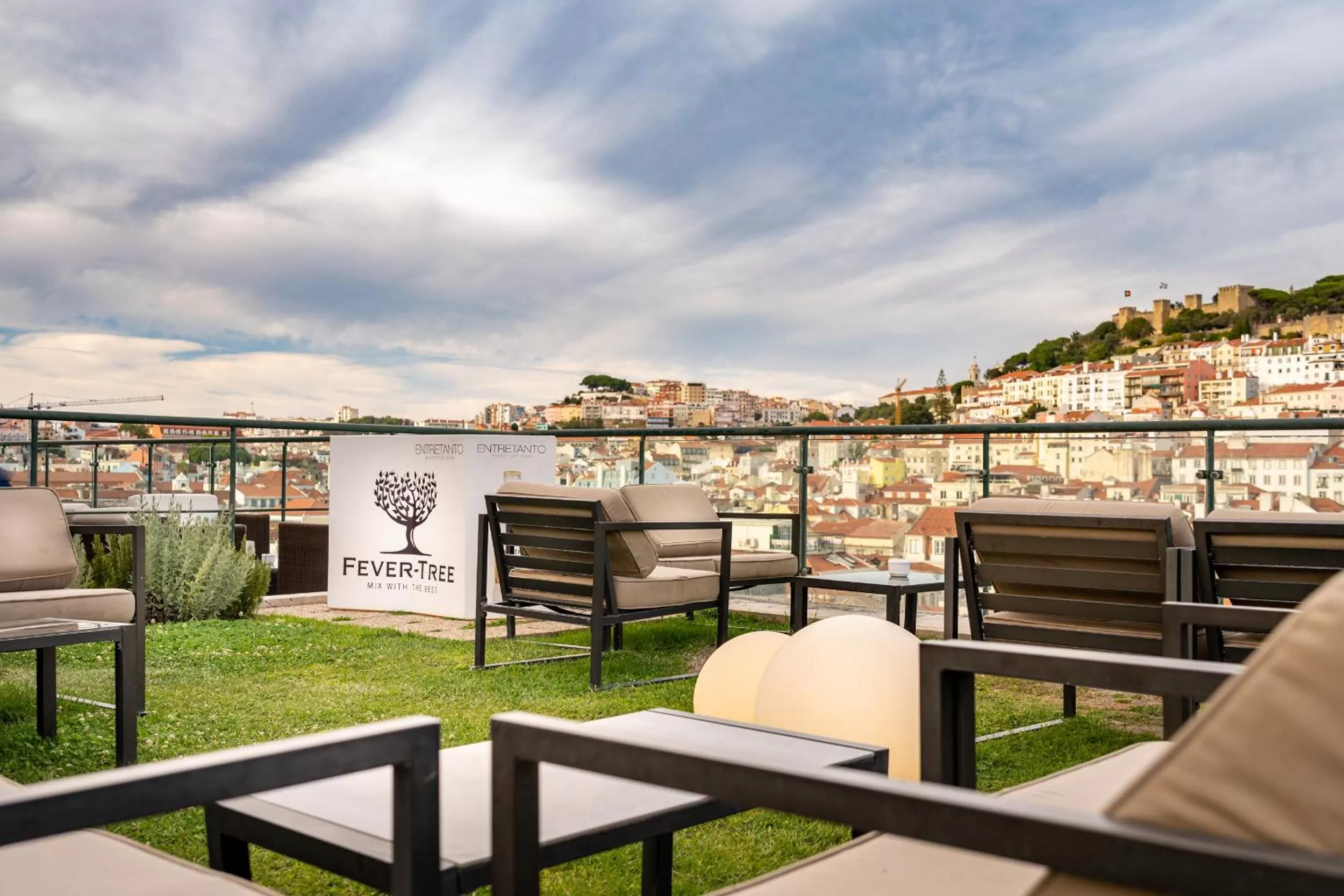 Restaurant/places to eat in Hotel do Chiado