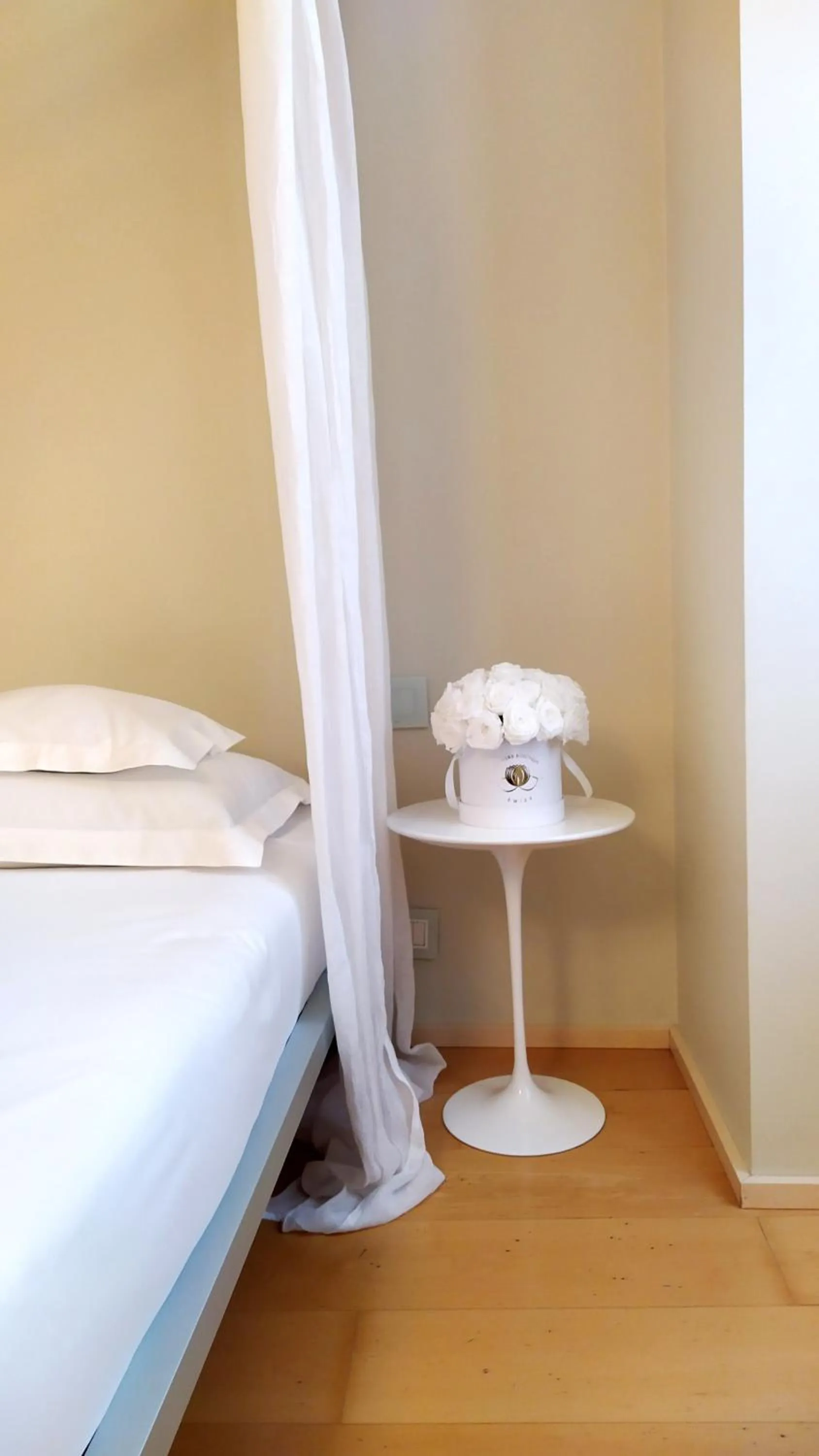 Decorative detail, Bed in Petronilla - Hotel In Bergamo