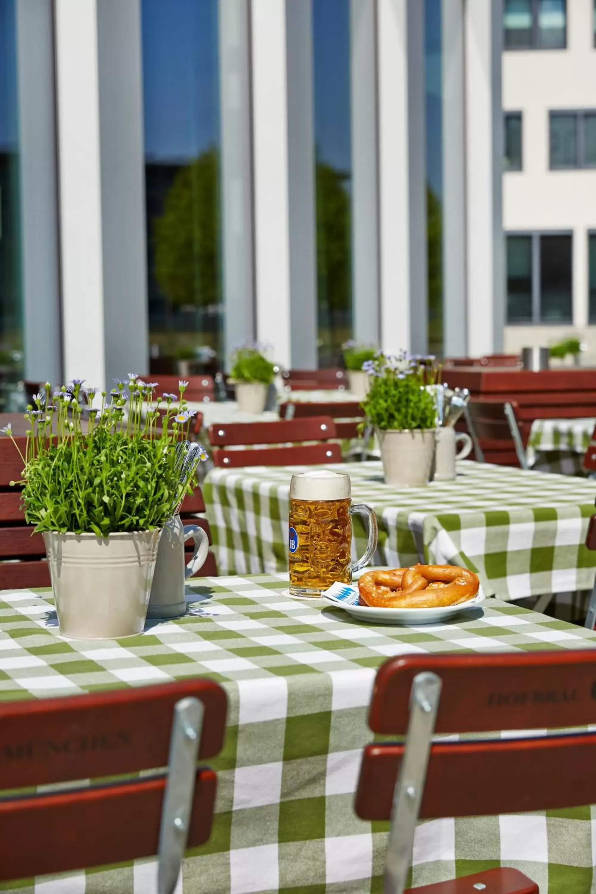 Restaurant/Places to Eat in H4 Hotel München Messe