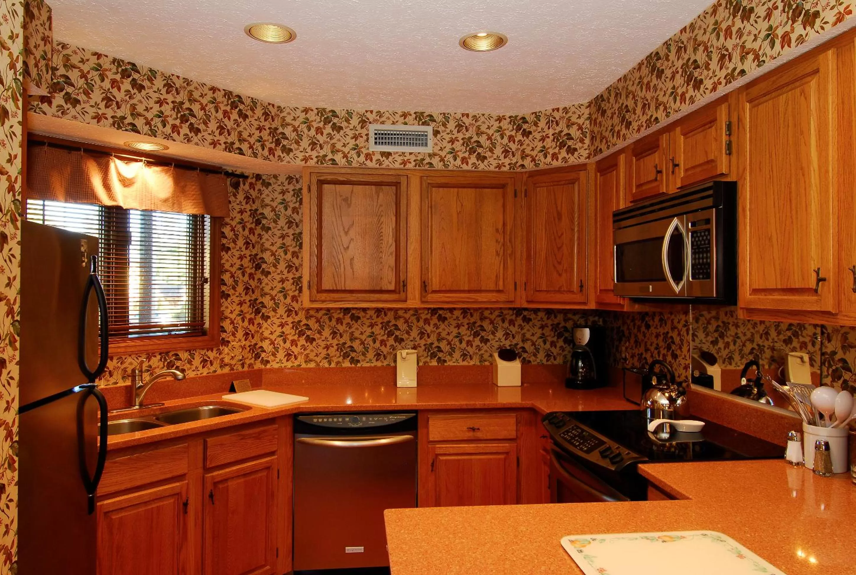 Kitchen or kitchenette, Kitchen/Kitchenette in Chetola Resort Condominiums