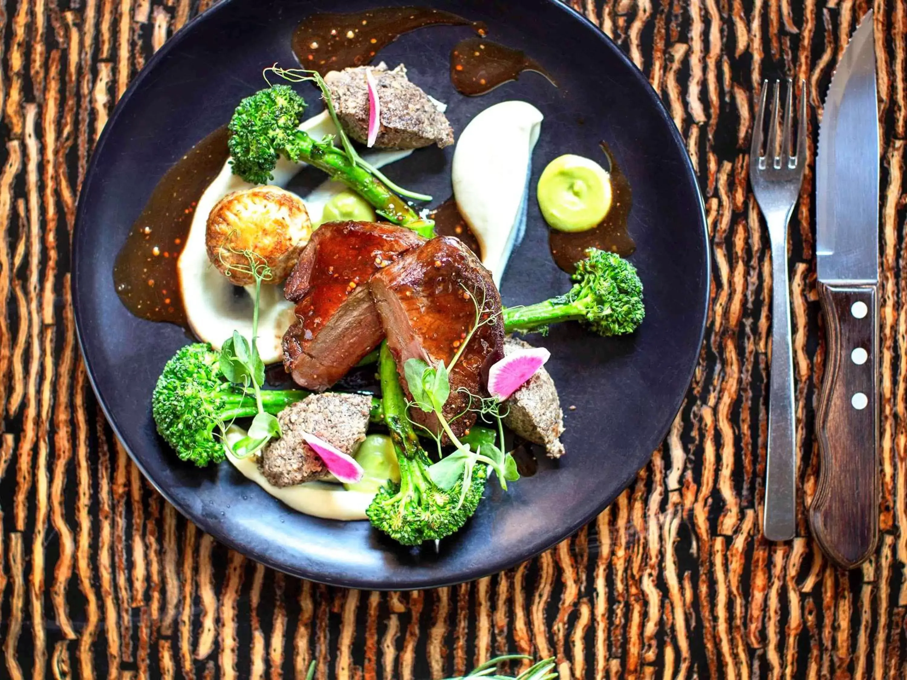 Restaurant/places to eat in ibis Wellington