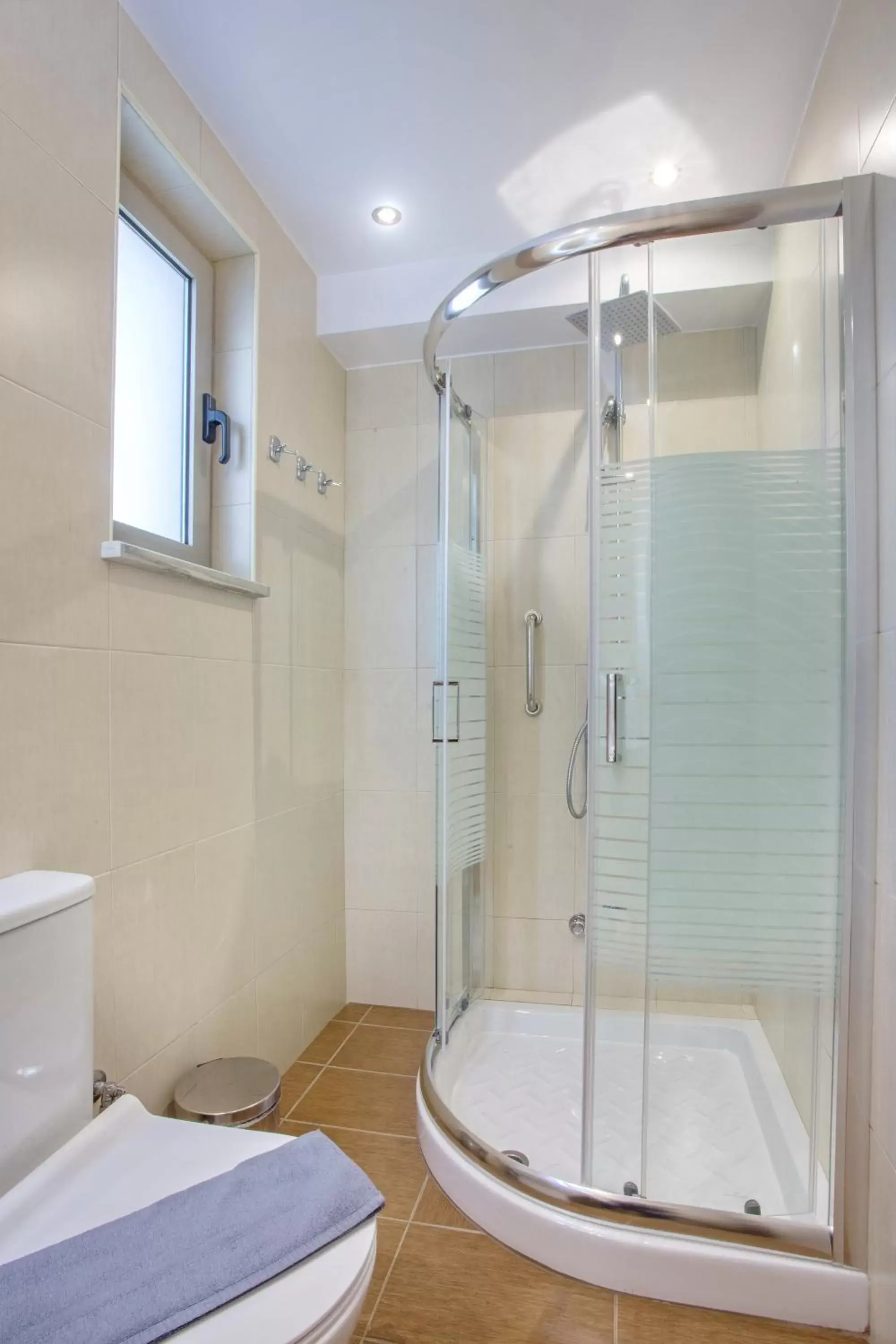 Bathroom in Vardians Villas & Suites