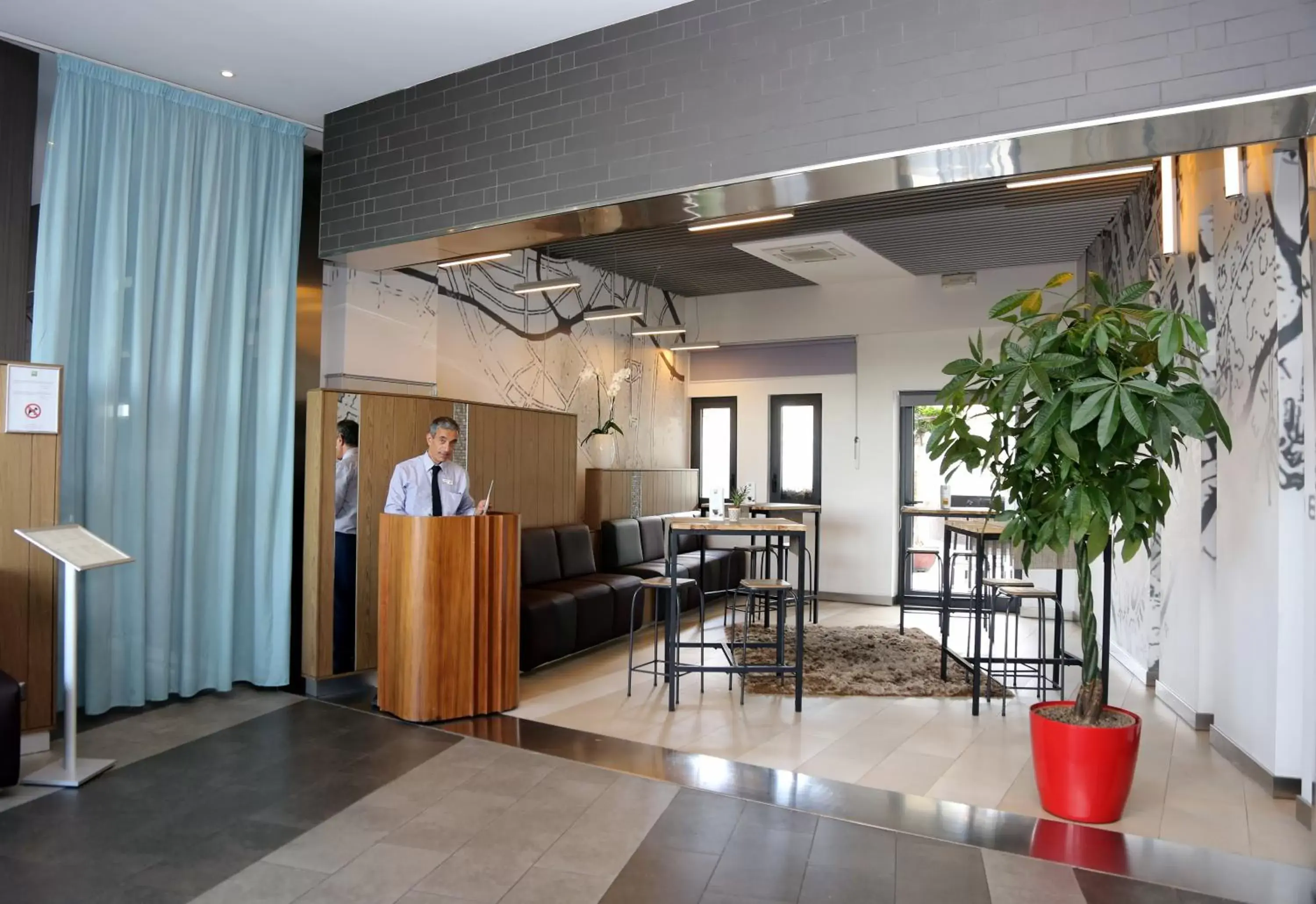 Lounge or bar, Lobby/Reception in Ibis Styles Roma Eur