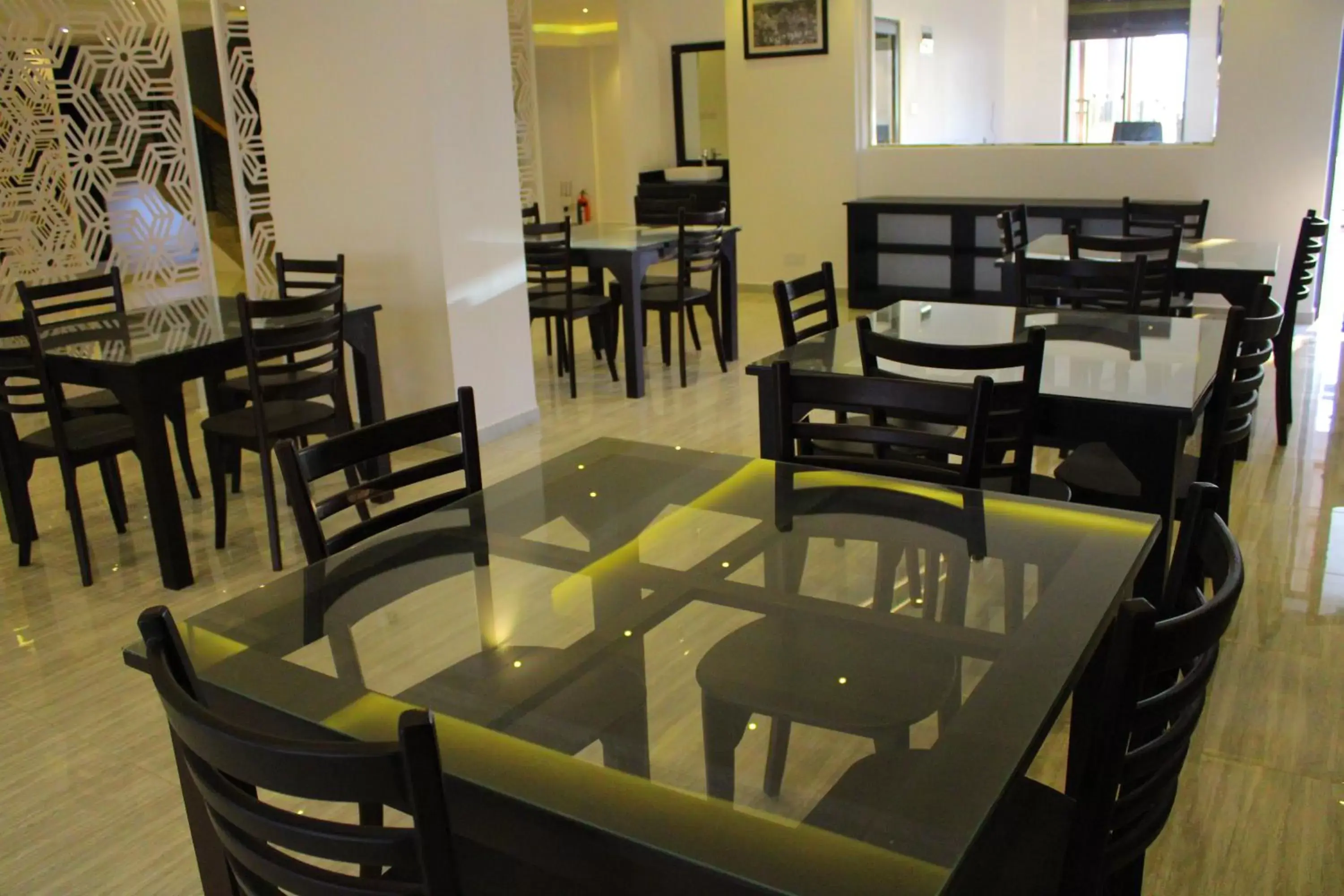 Restaurant/places to eat in Sky Gate kandy Restaurant/places to eat in Sky Gate kandy