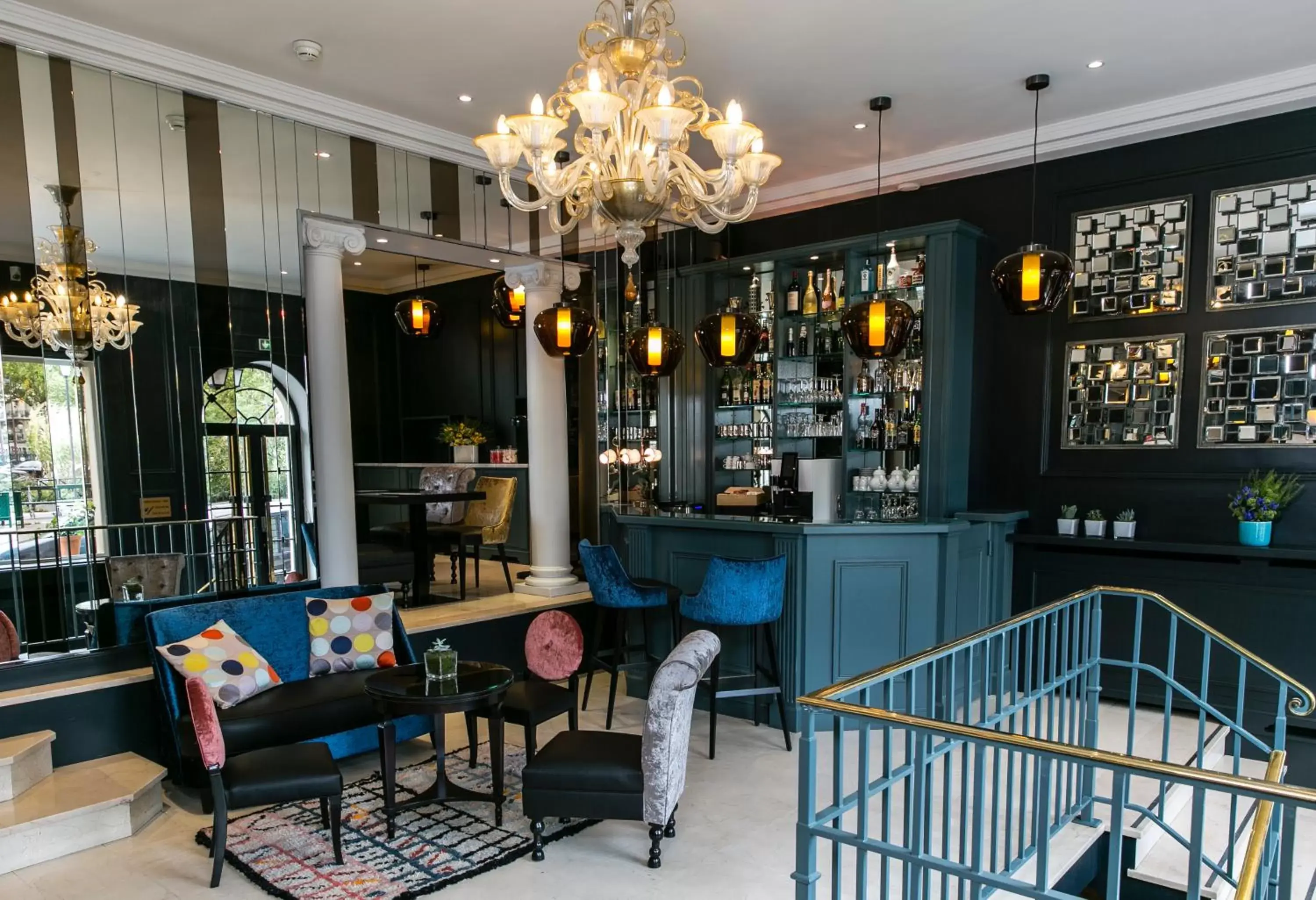 Lobby or reception, Lounge/Bar in Hotel de Neuville Arc de Triomphe