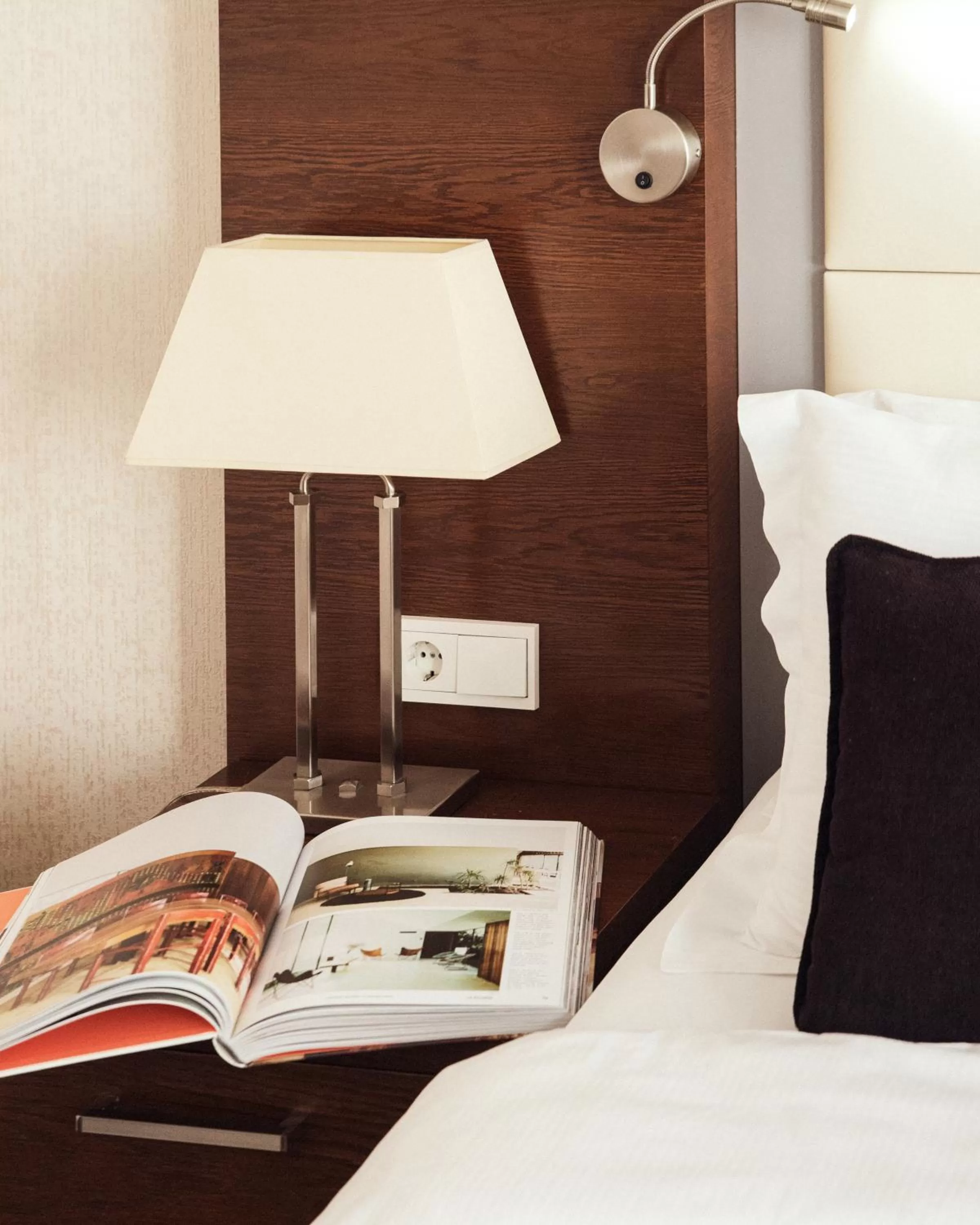 Bedroom, Bed in Costé Hotel