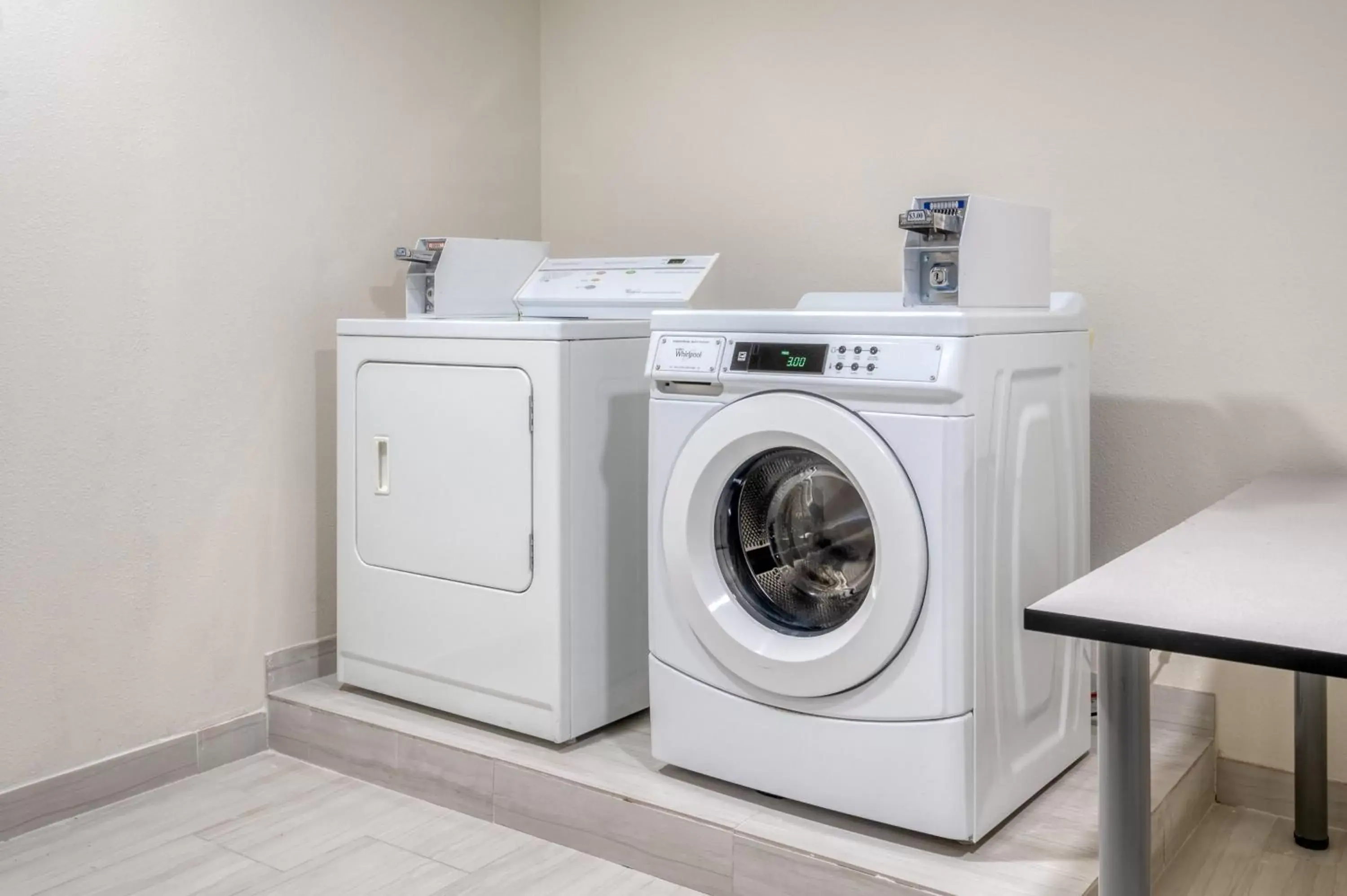 Other, Kitchen/Kitchenette in Holiday Inn Express Hotel & Suites Greenville, an IHG Hotel