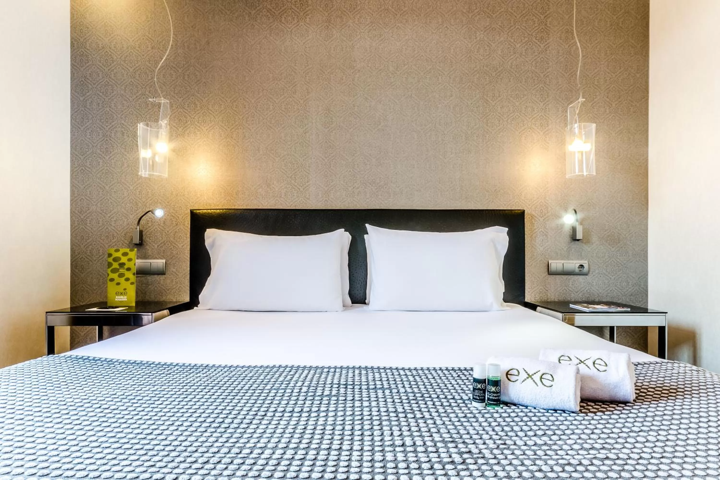 Bed in Exe Ramblas Boquería