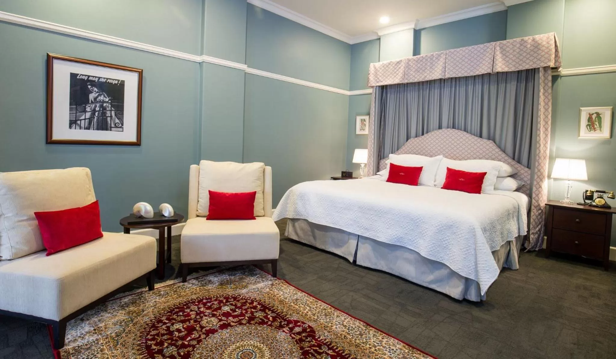 Photo of the whole room, Bed in Grand Pacific Hotel