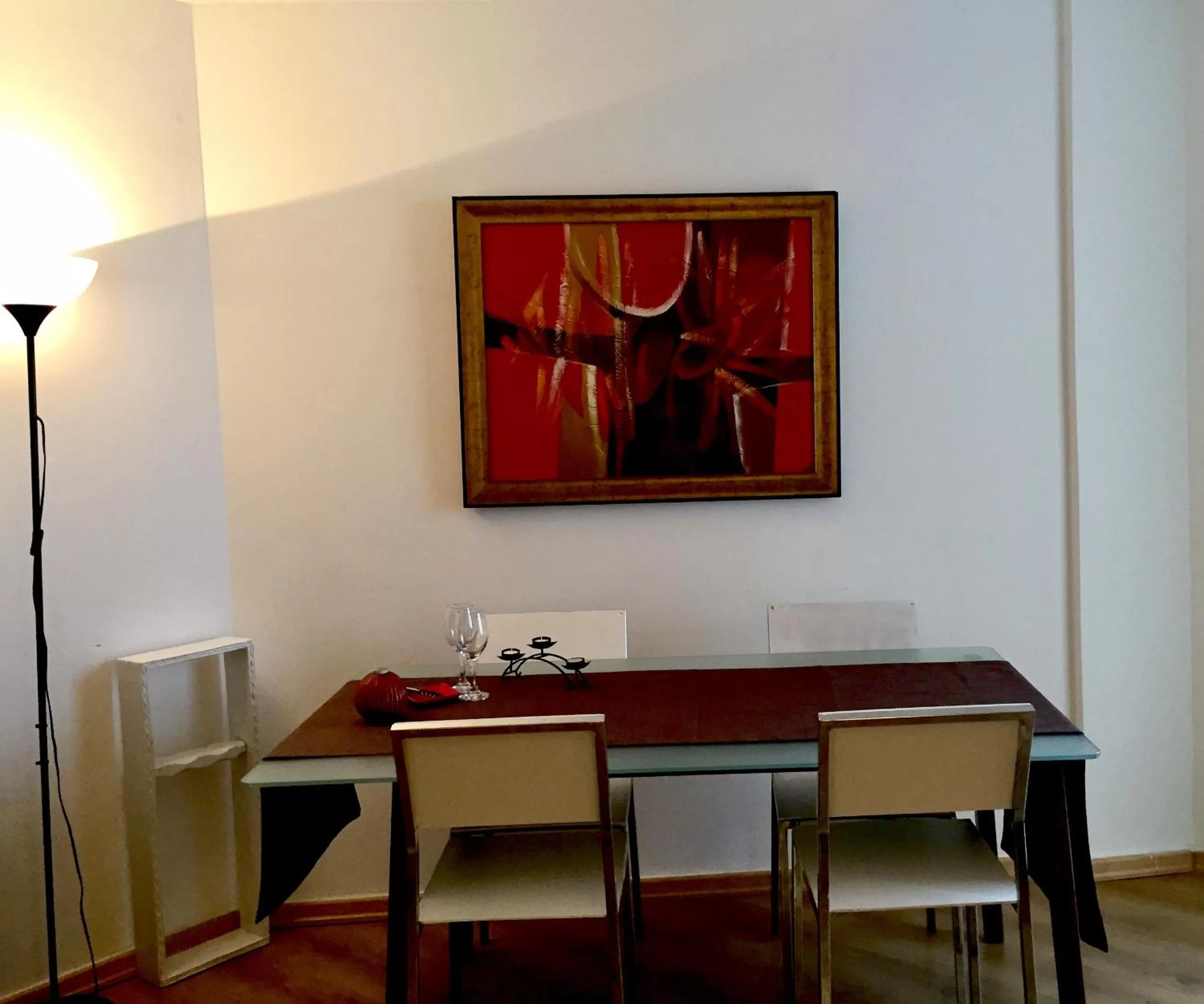 Dining area in Raphael Apartments