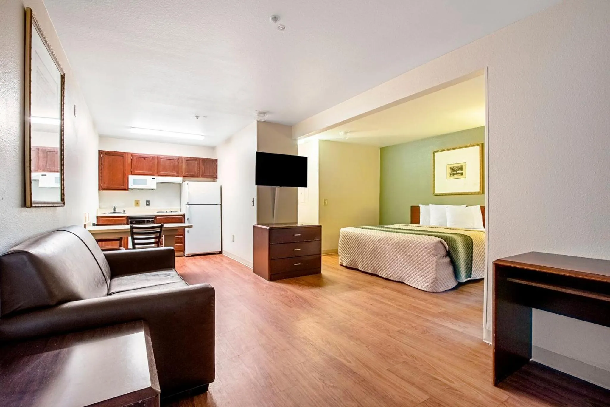 Photo of the whole room, Bed in HomeTowne Studios by Red Roof Phoenix - Black Canyon Highway