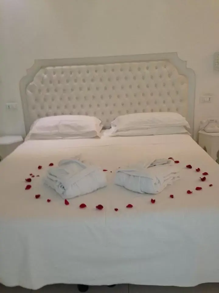 Bed in Hotel Al Cavallino Bianco