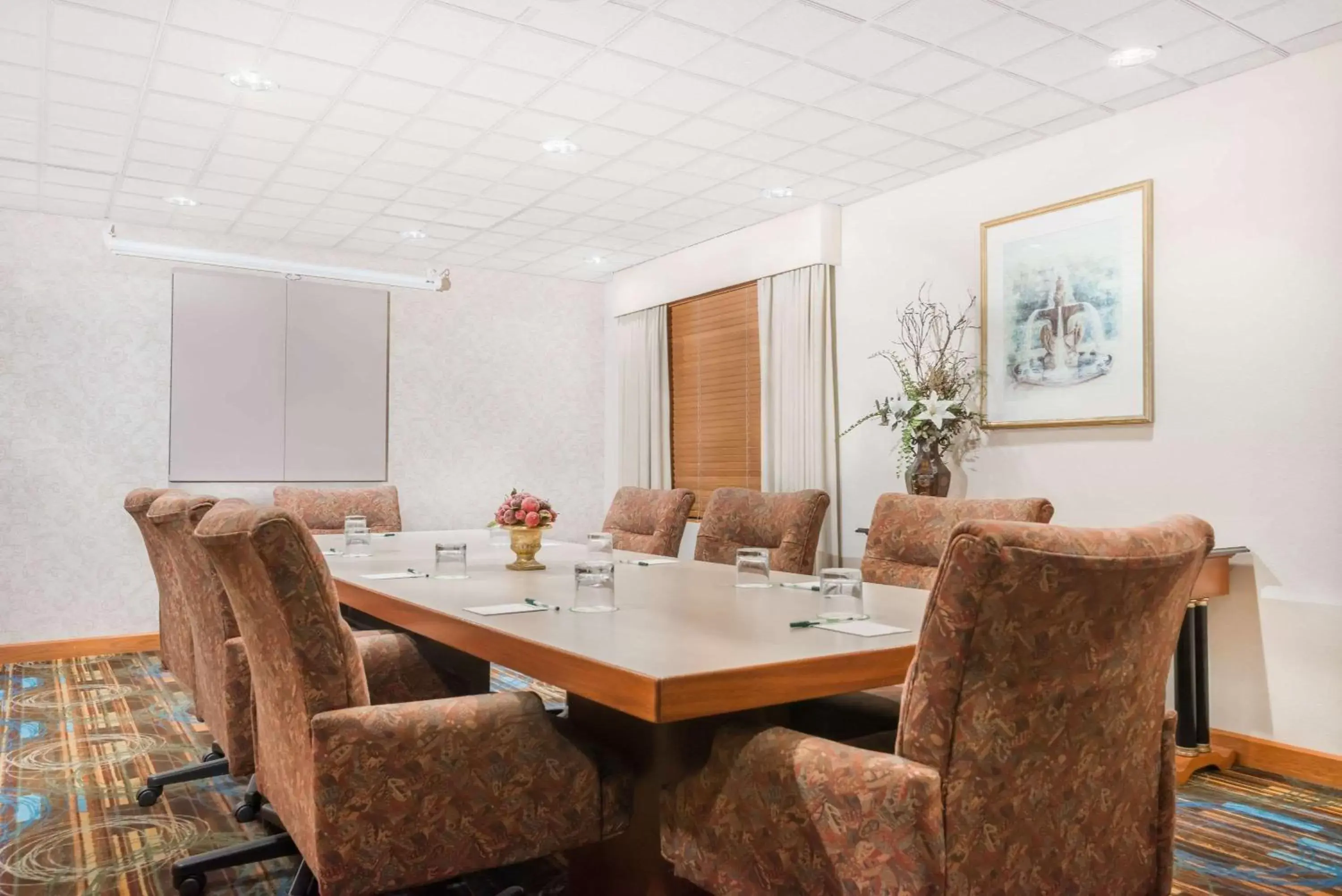 Business facilities in Wingate by Wyndham Lima