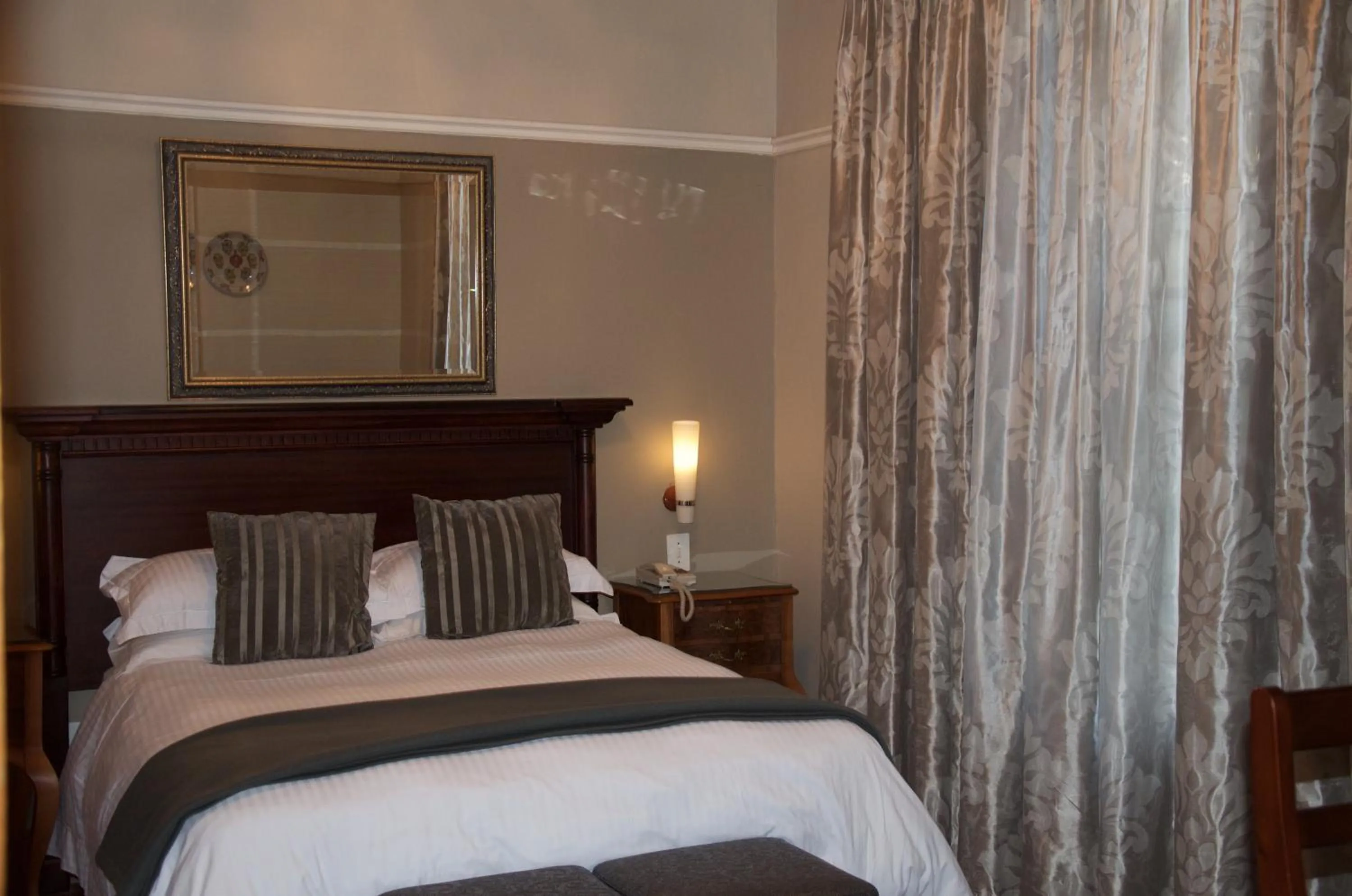 Bedroom, Bed in Lemoenkloof Boutique Hotel