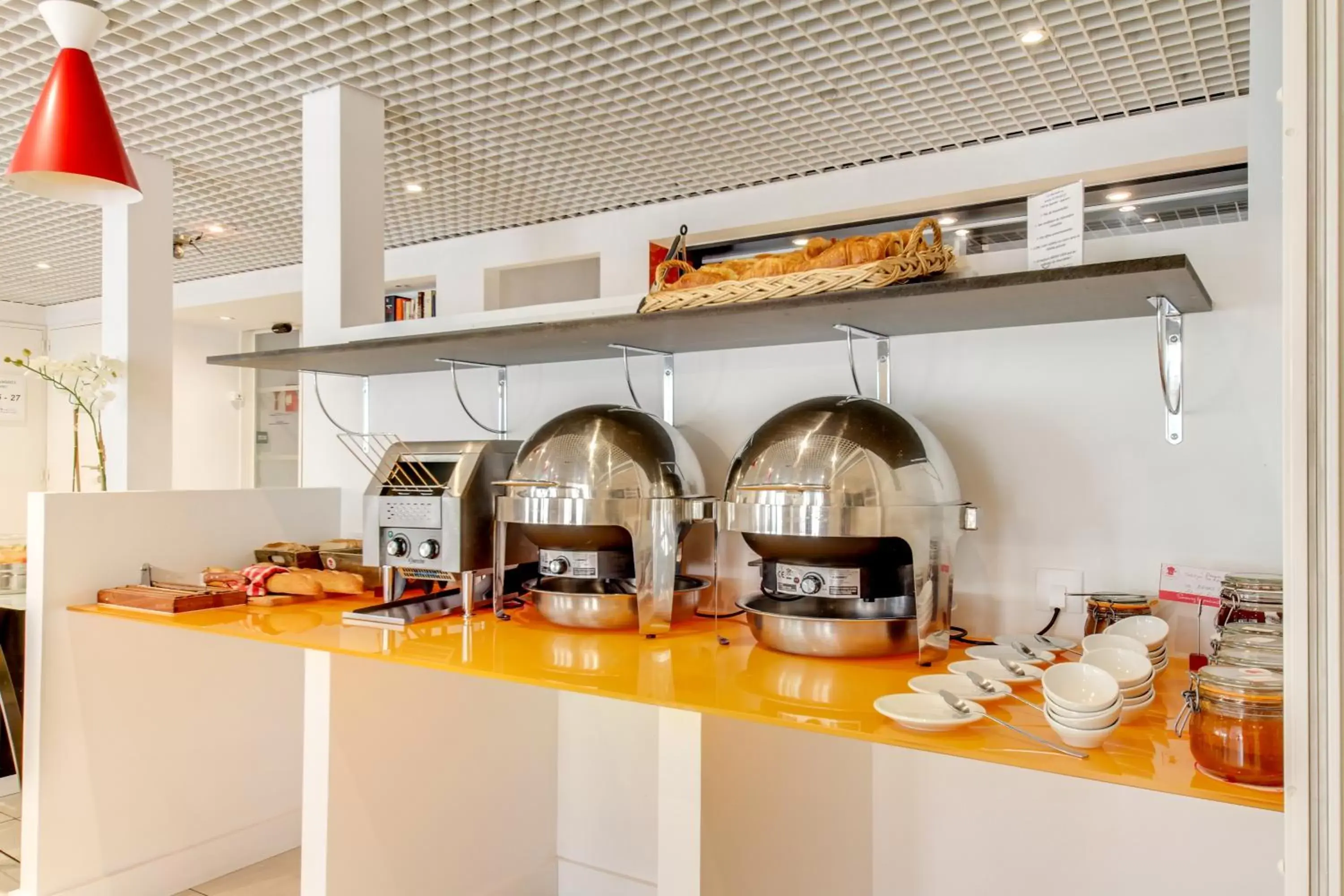 Buffet breakfast, Restaurant/Places to Eat in Brit Hotel Porte d'Espagne