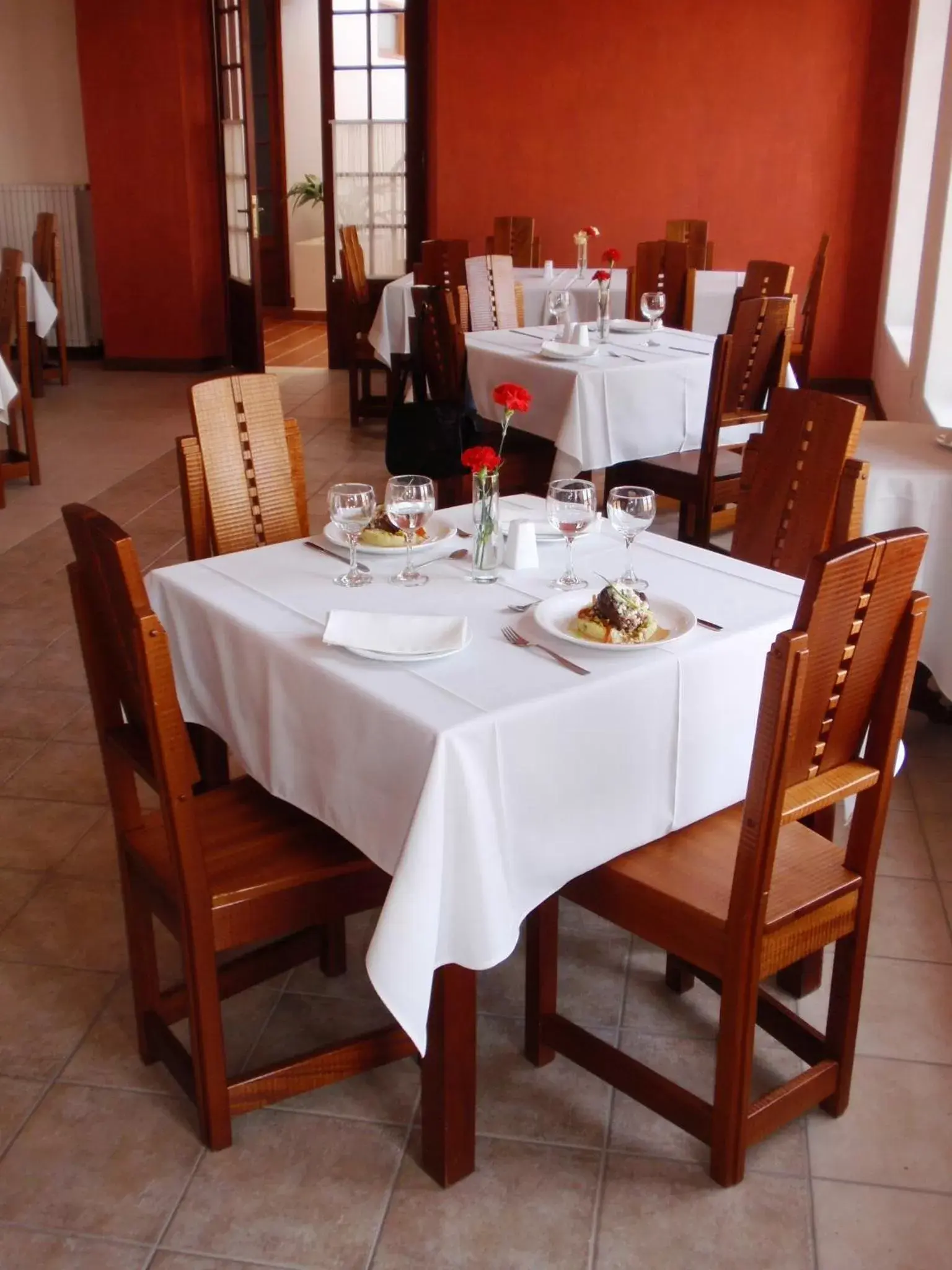 Restaurant/Places to Eat in Hotel Villa Antigua