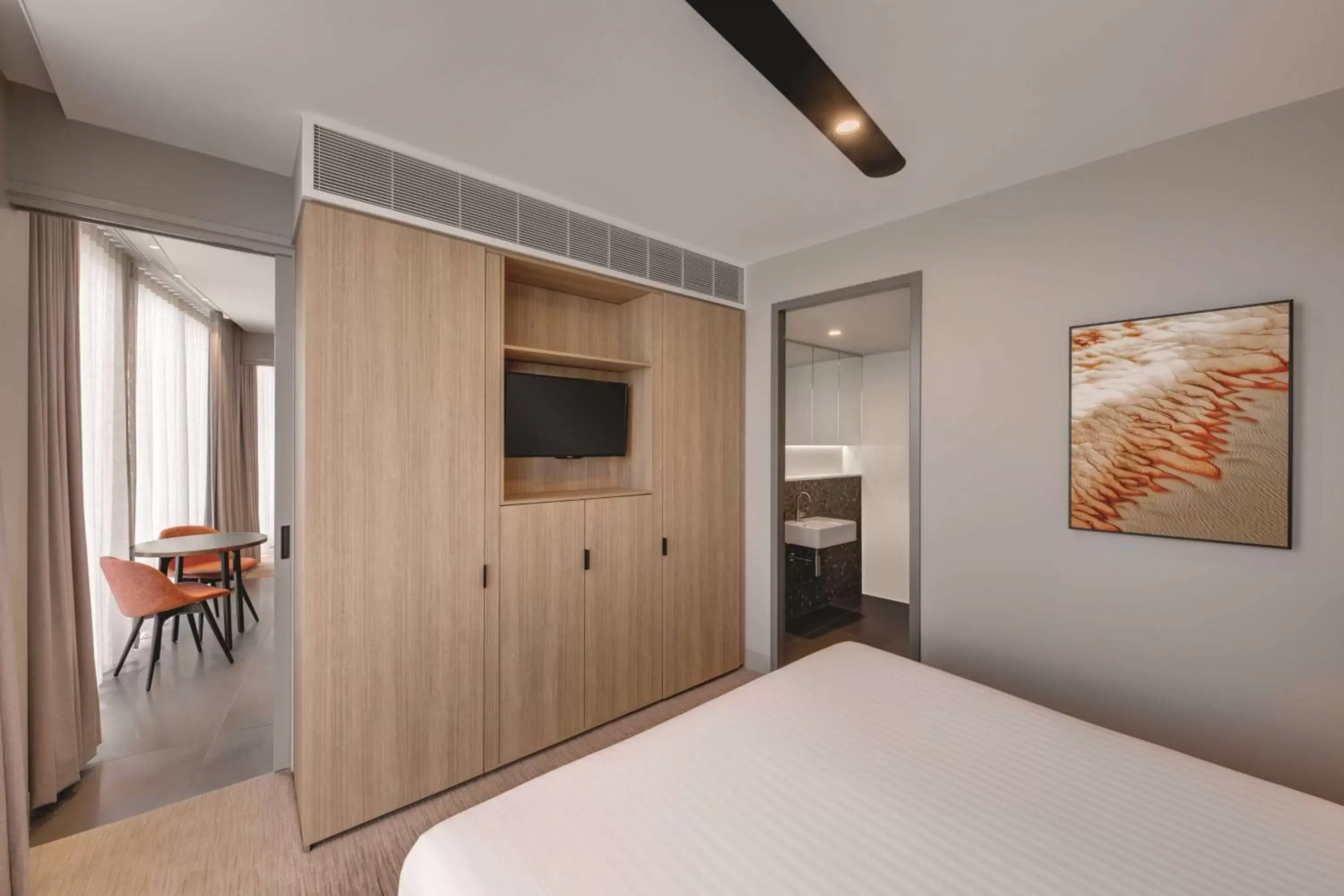 Bedroom, TV/Entertainment Center in Vibe Hotel Canberra