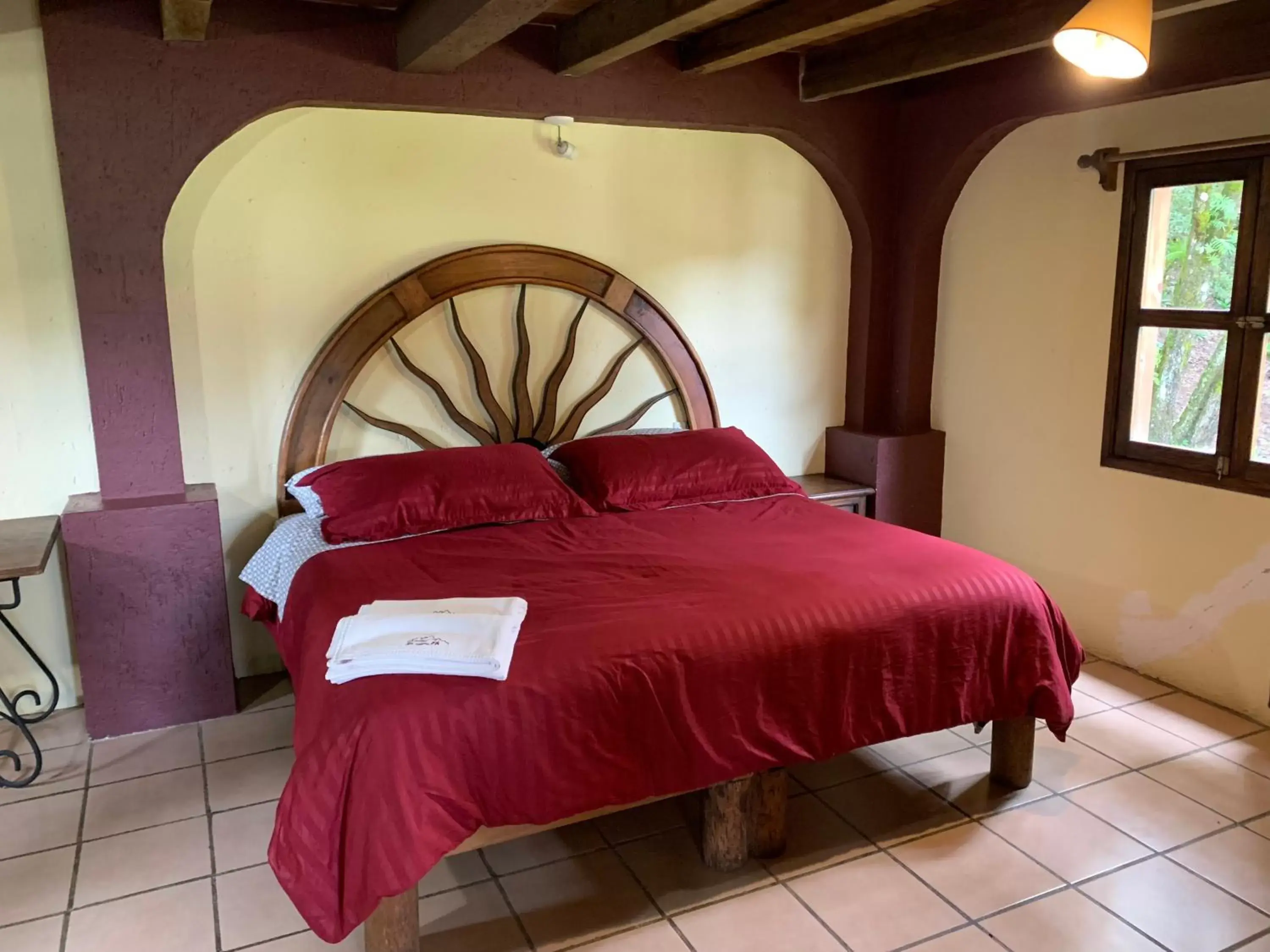 Bed in CORTIJO LA CASONA & Bungalow al Pie de la Montaña