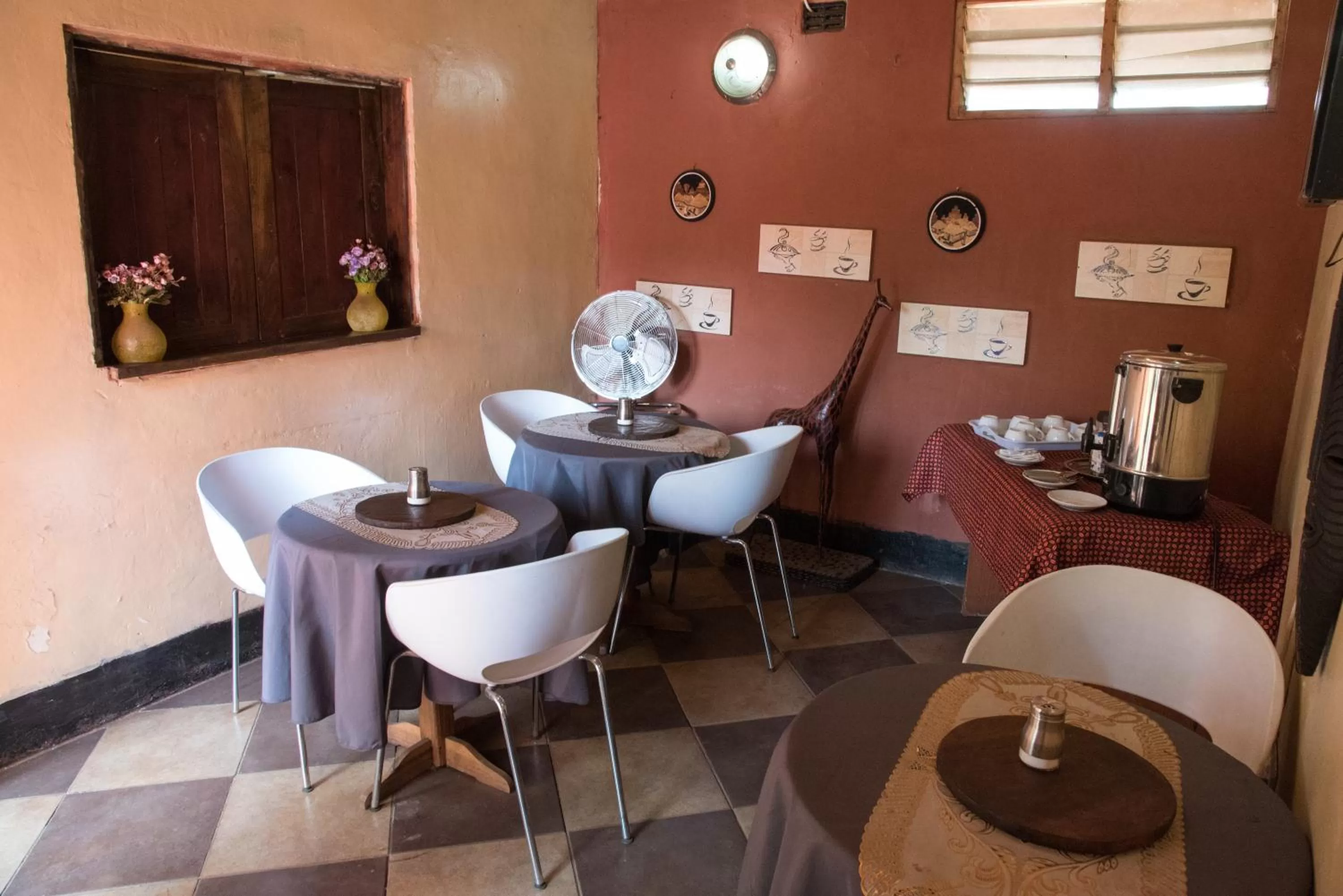 Coffee/tea facilities in Okavango Lodge