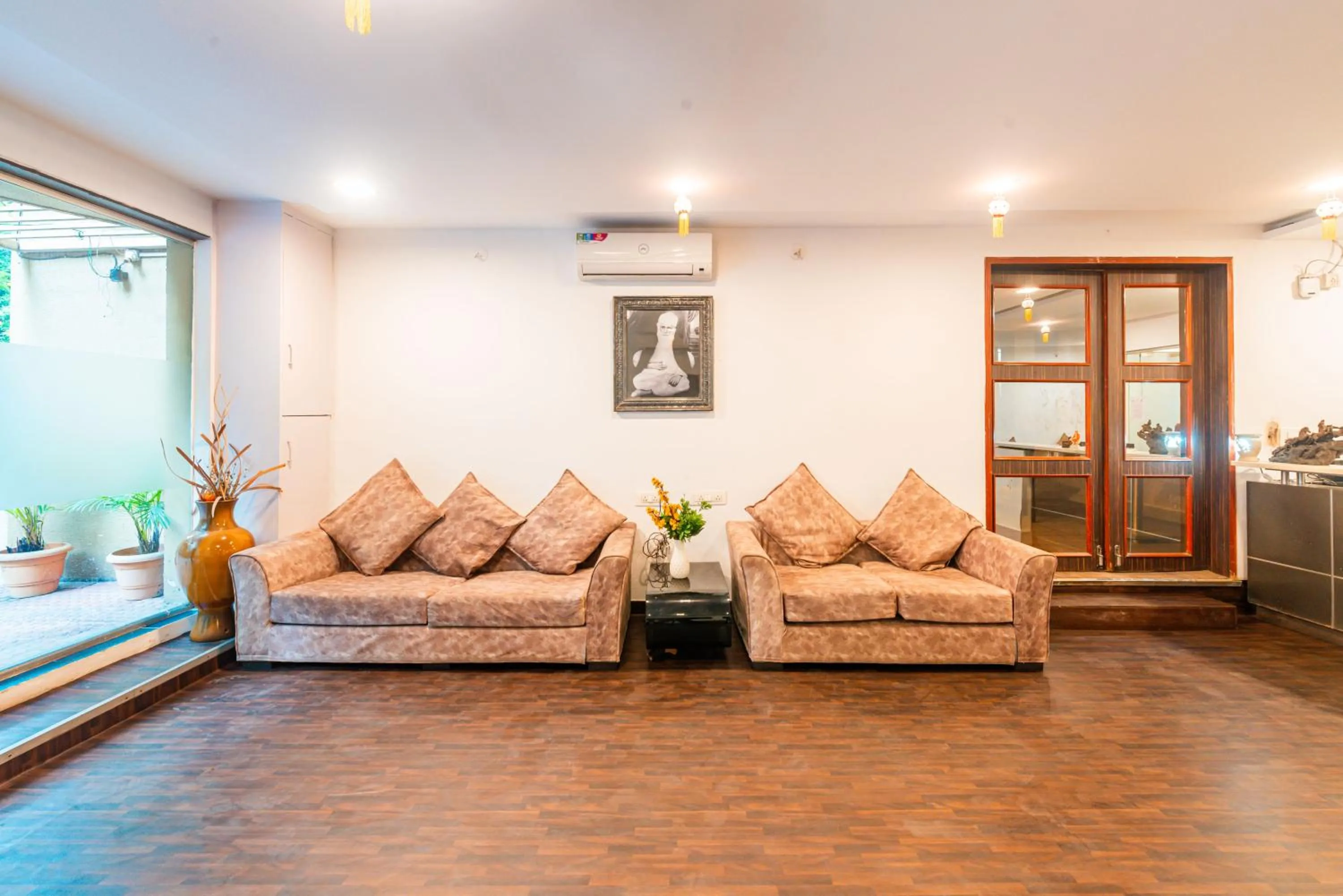 Seating area in Treebo Trend Spring Brooks - Koregaon Park