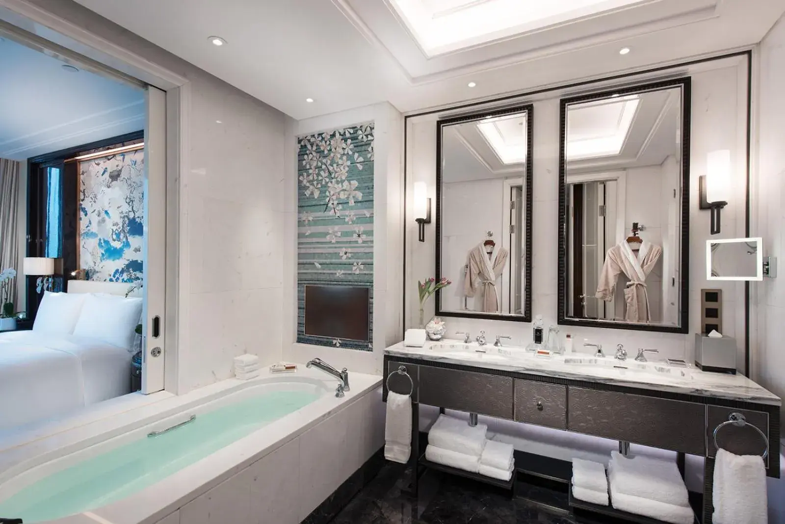 Bathroom in Waldorf Astoria Chengdu