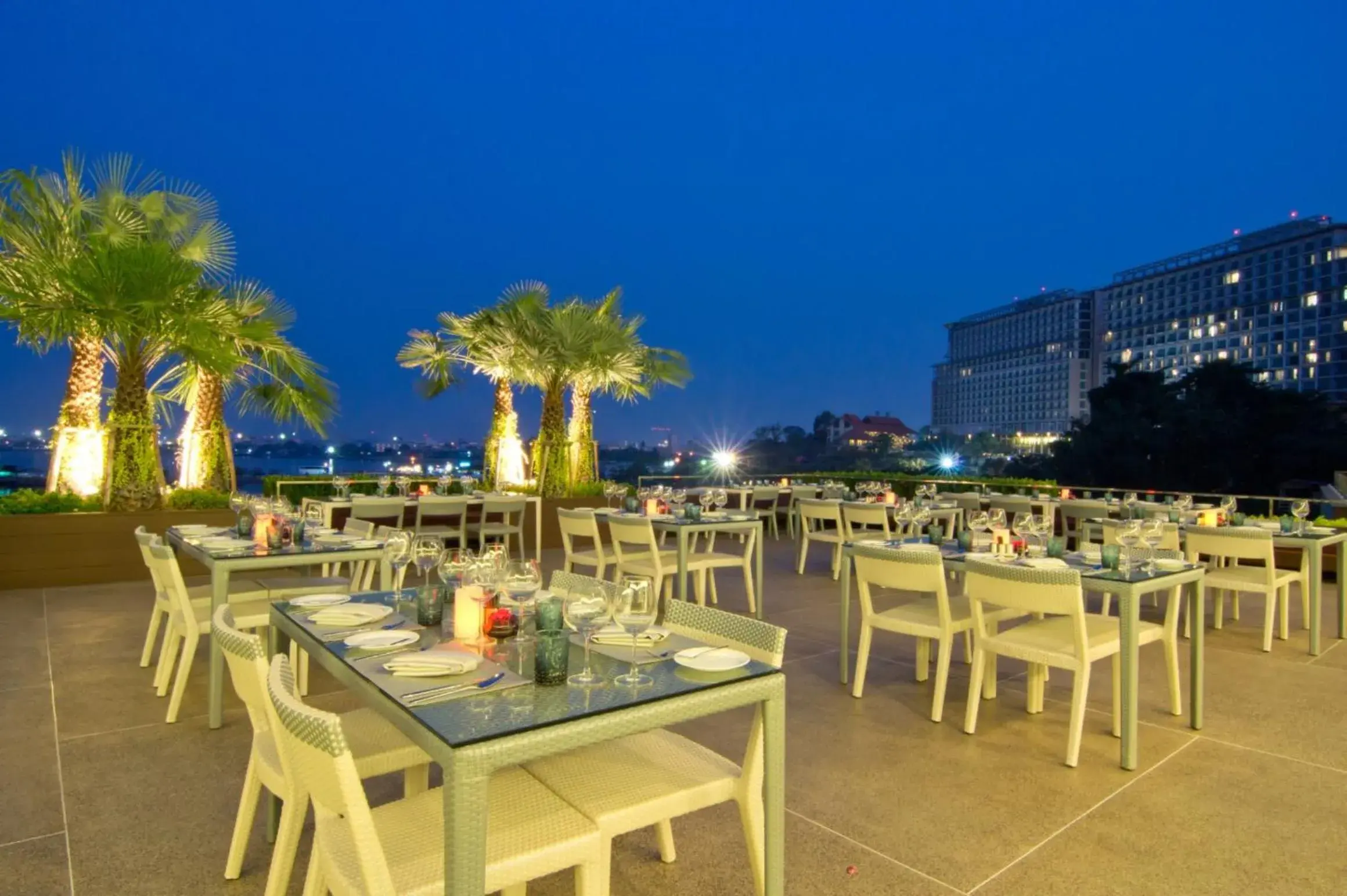 Restaurant/Places to Eat in Way Hotel Pattaya