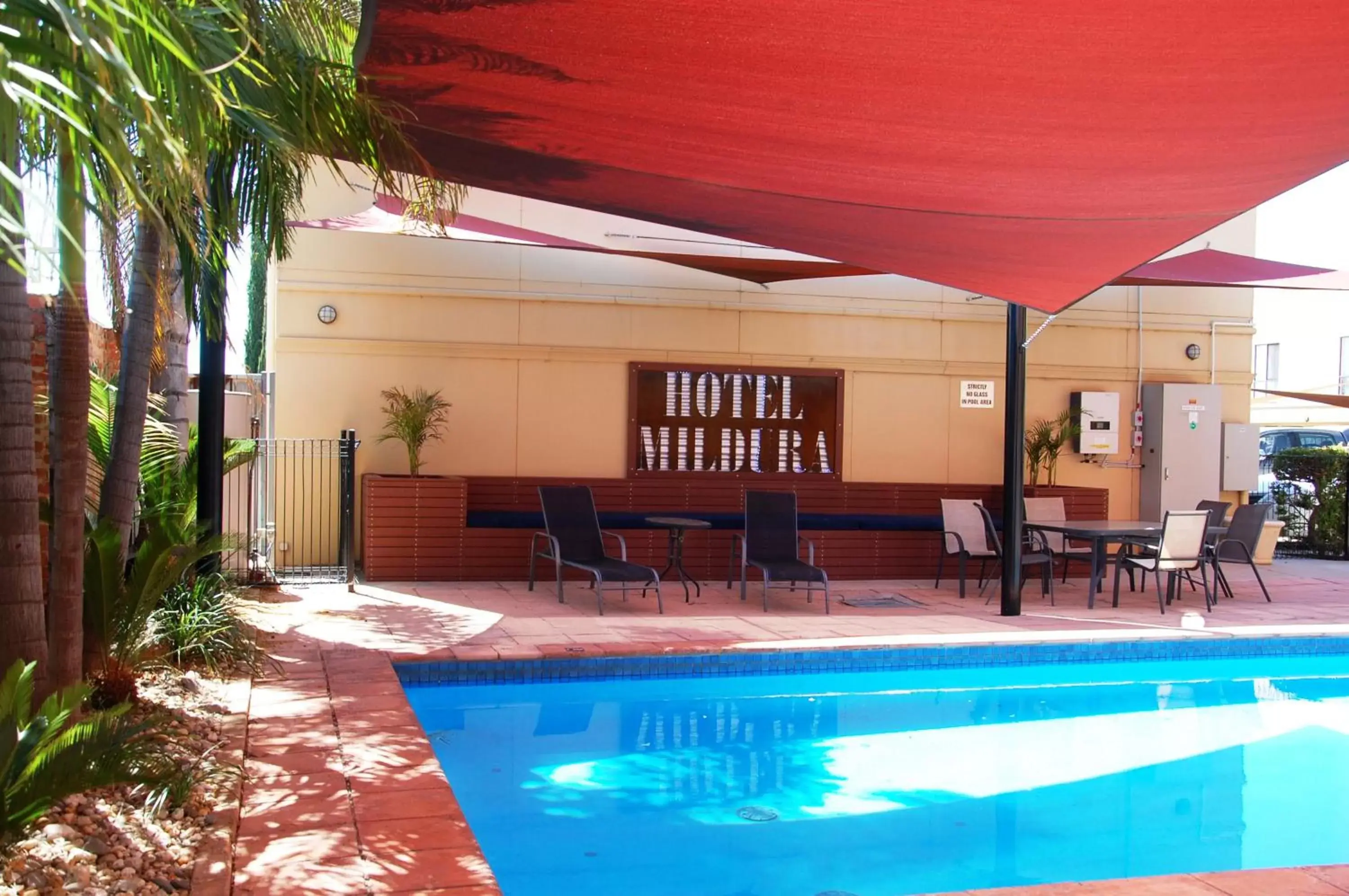 Pool view in Mercure Hotel Mildura Pool view in Mercure Hotel Mildura