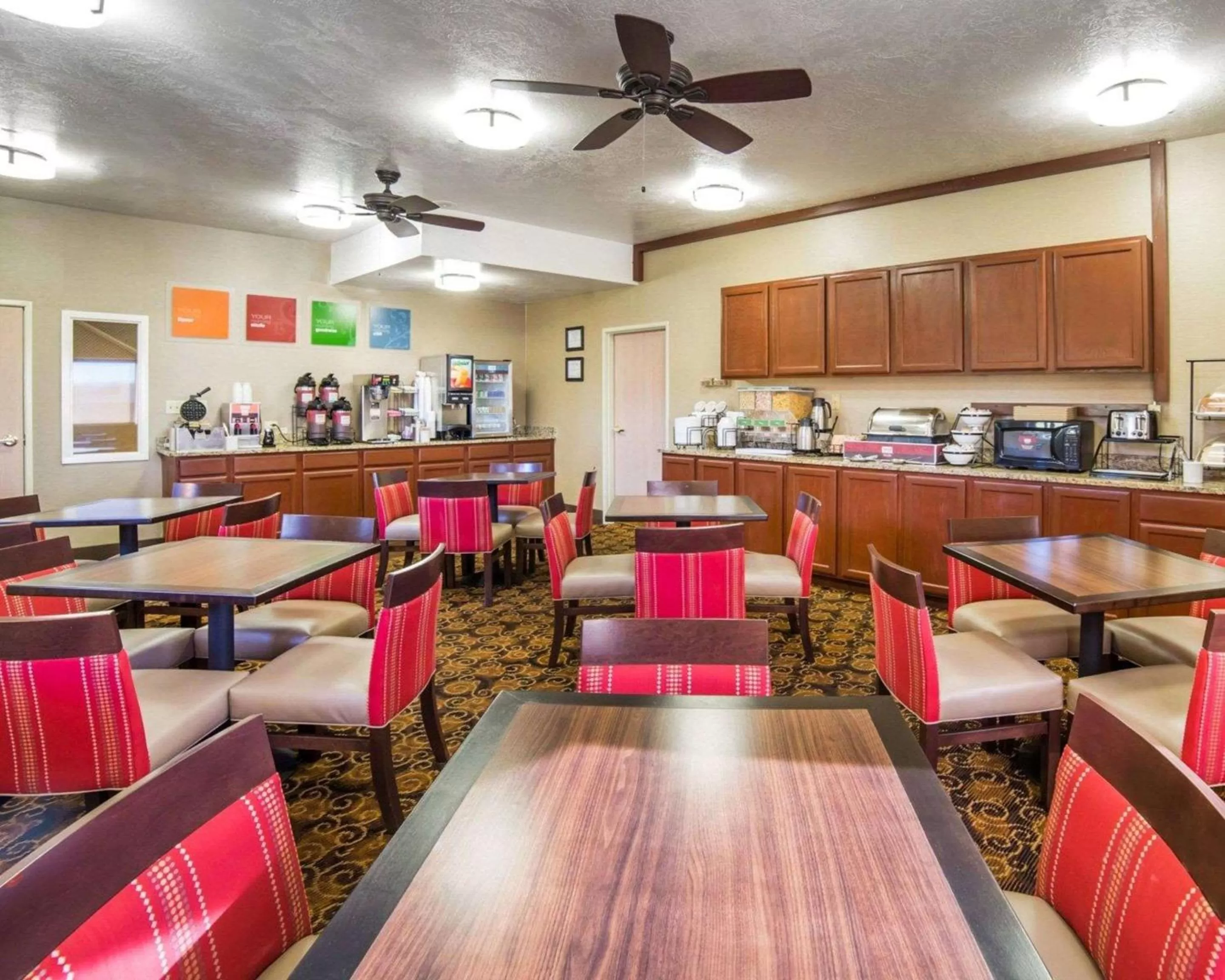 Restaurant/places to eat in Comfort Inn Elko
