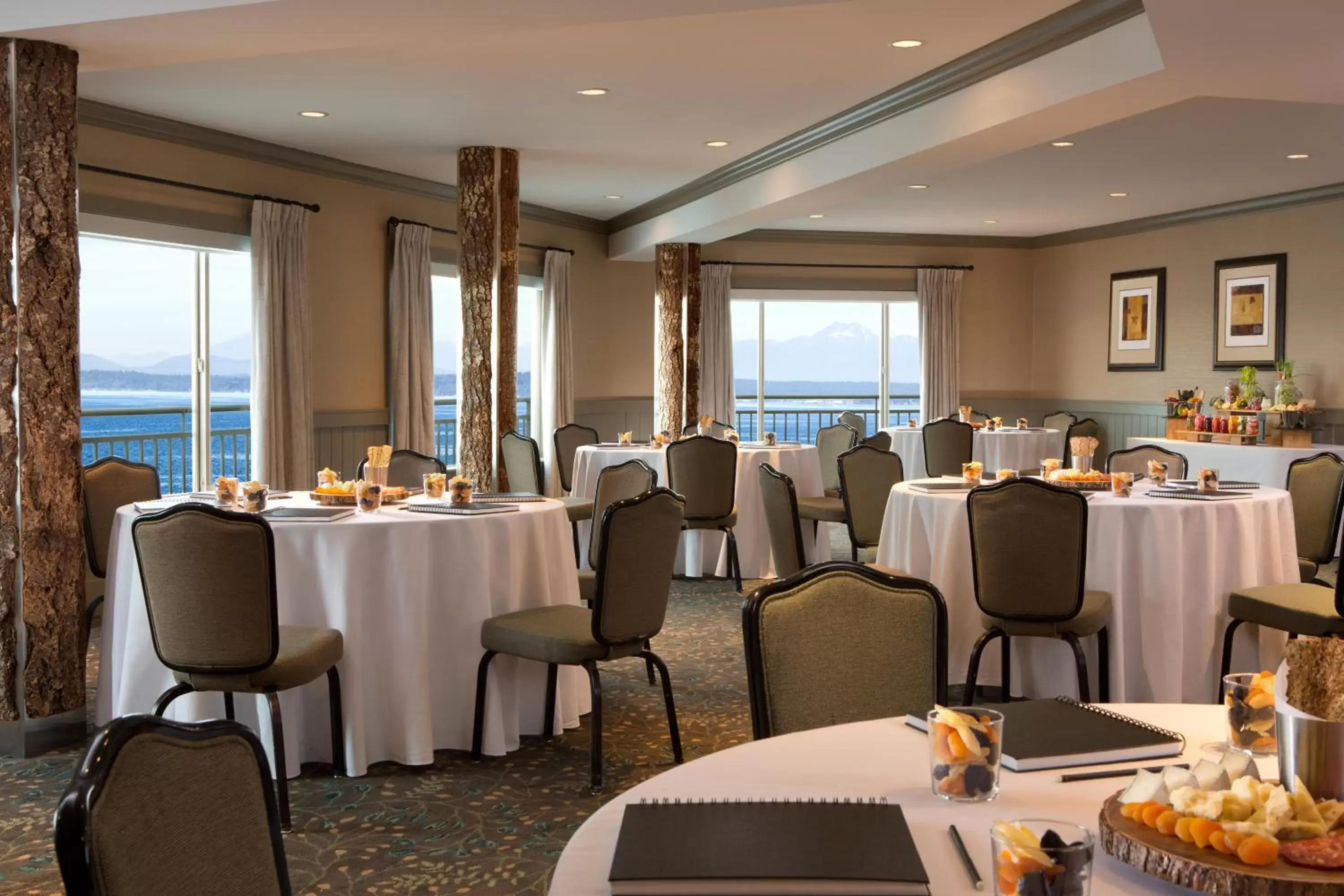Banquet/Function facilities, Restaurant/Places to Eat in The Edgewater Hotel
