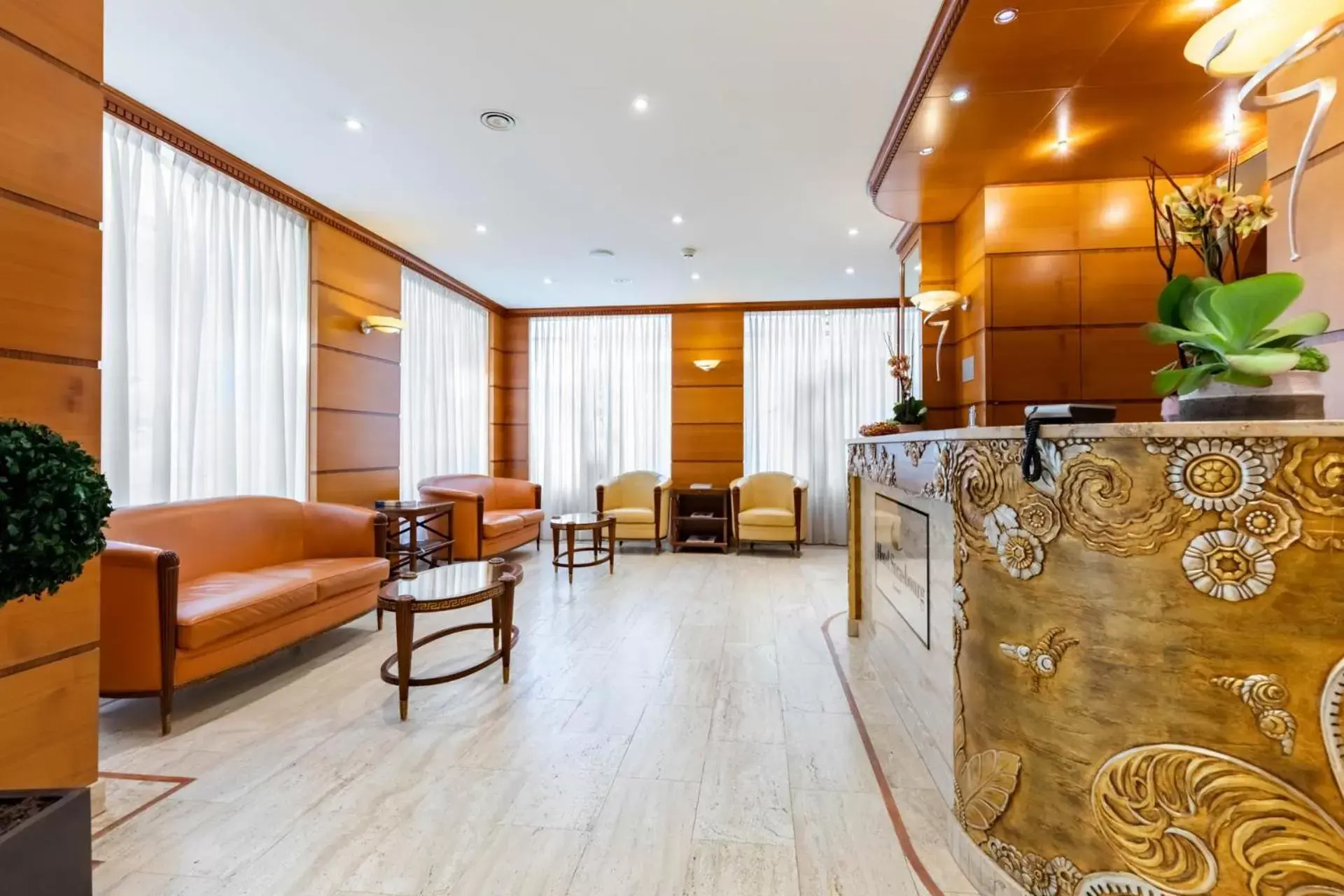 Lobby or reception in Hotel Strasbourg Lobby or reception in Hotel Strasbourg