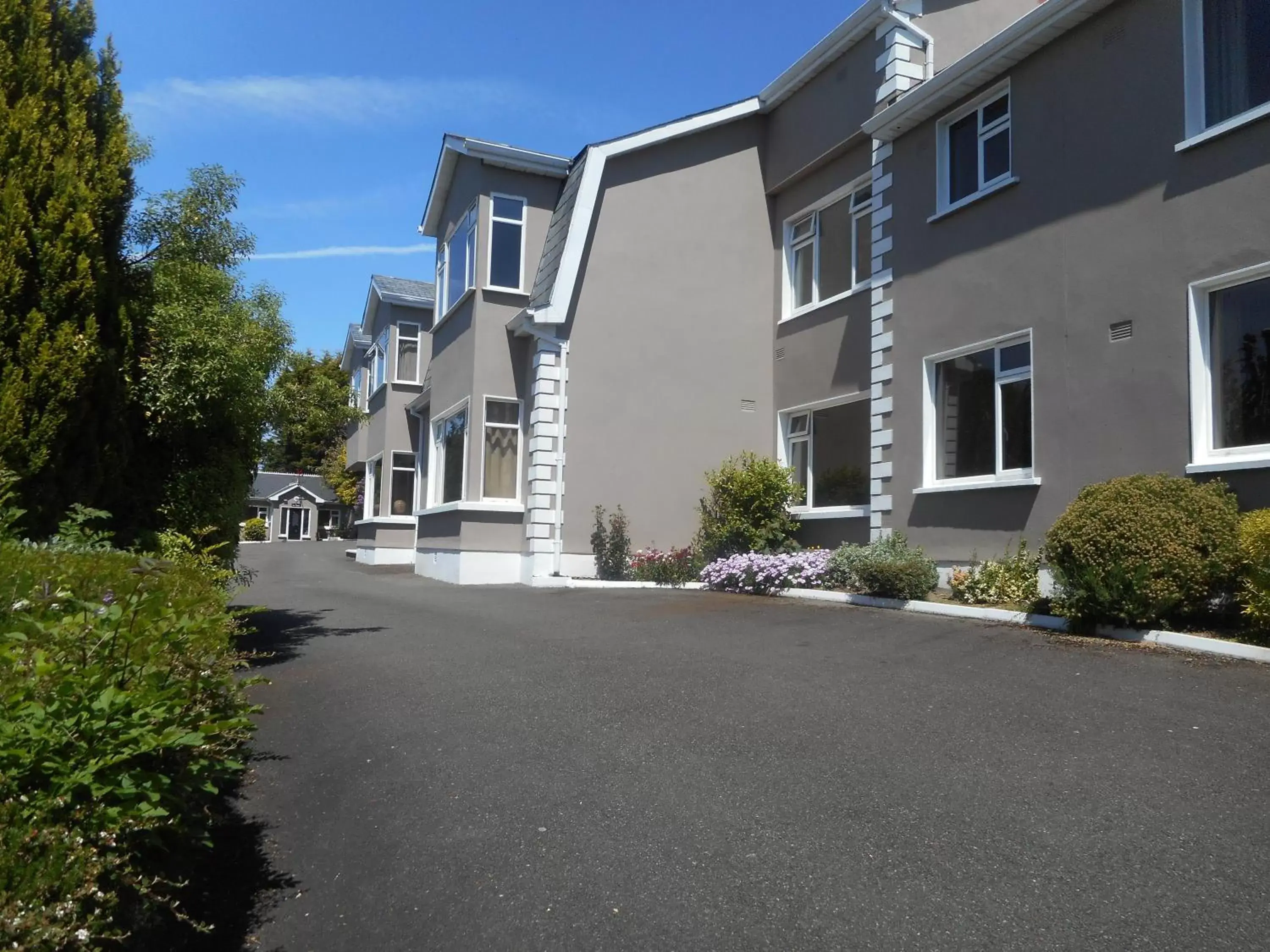 Property Building in Diamond Hill Country House