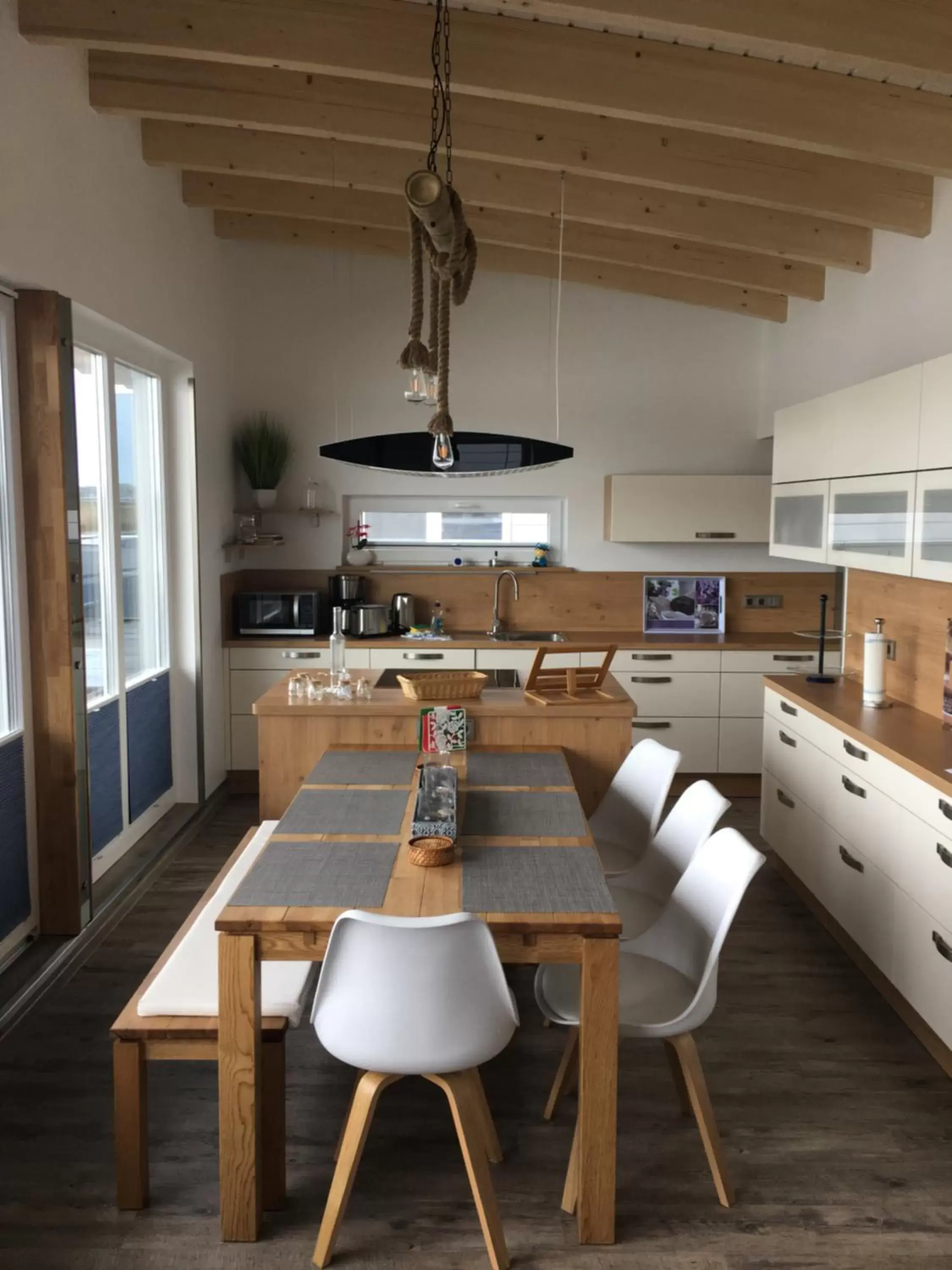 kitchen, Dining Area in Schwimmende Häuser im BALTIC SEA RESORT