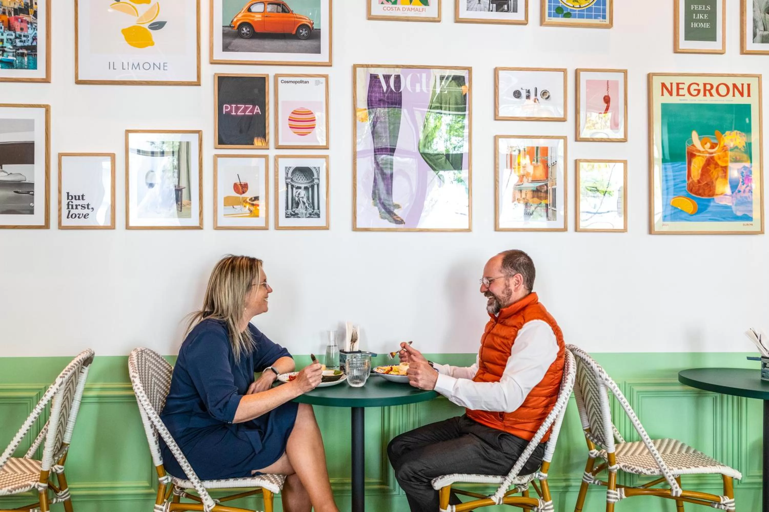 Restaurant/places to eat in ibis Paris Coeur d'Orly Airport