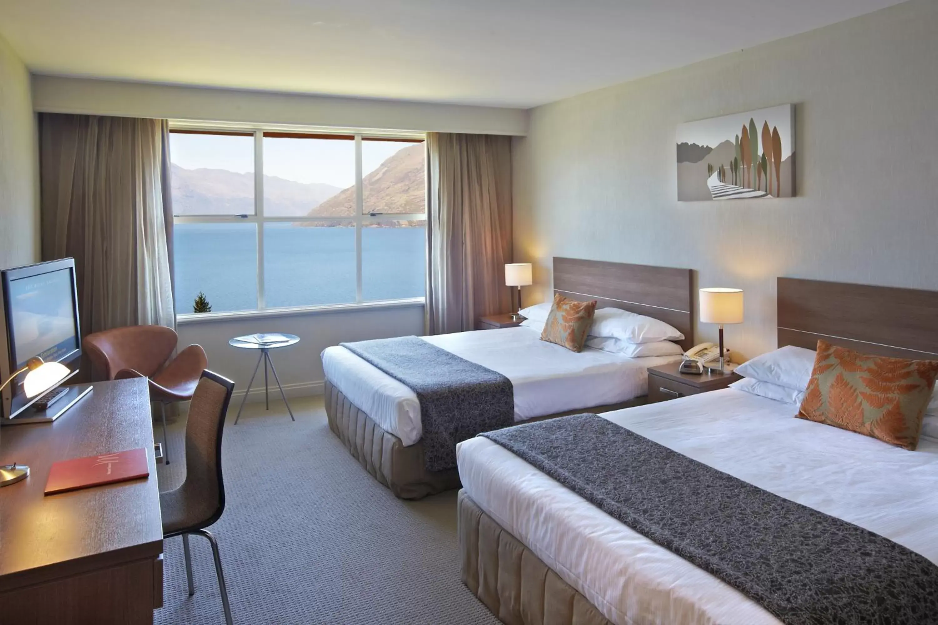 Bed in Mercure Queenstown Resort