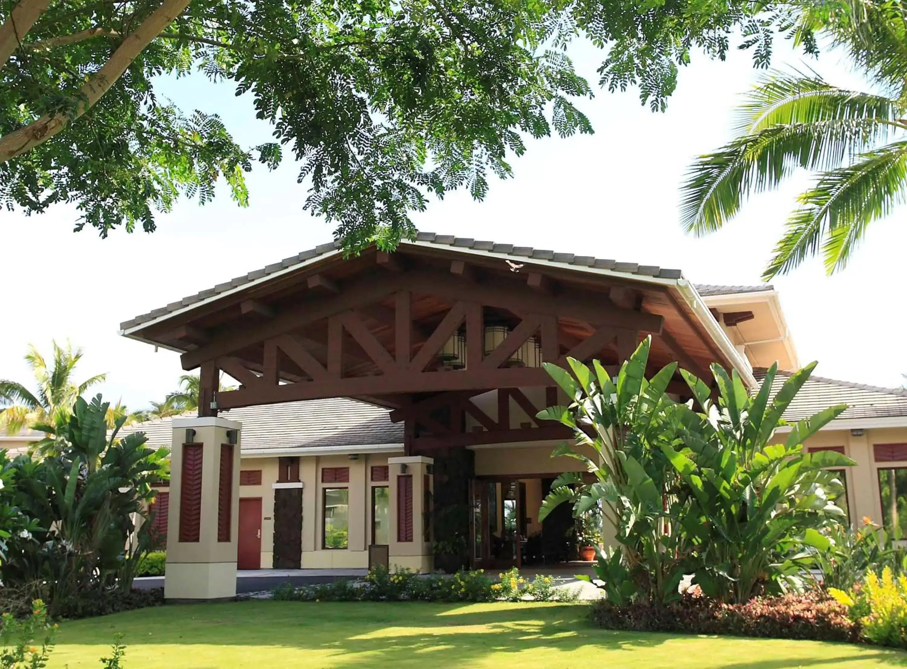 Property Building in Hilton Grand Vacations Club Kohala Suites Waikoloa