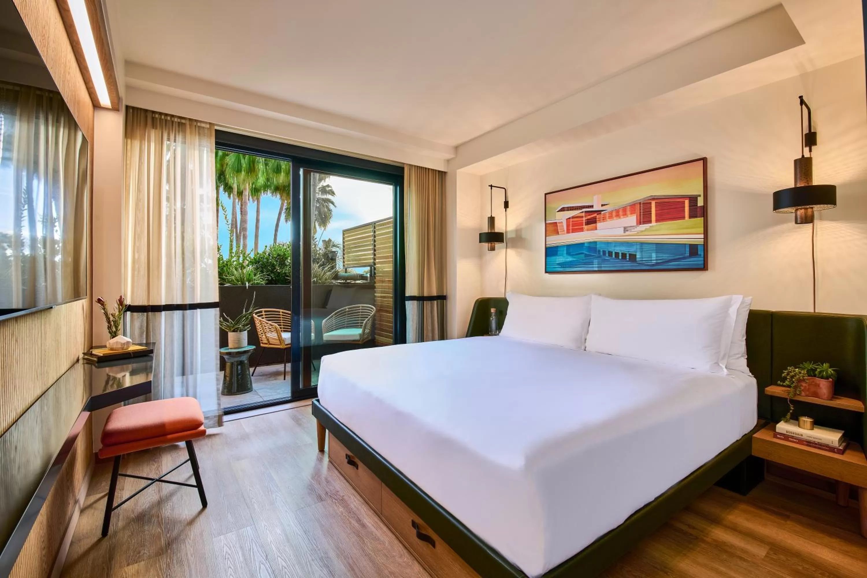 King Room with Terrace in HOLLYWOOD VOLUME, a Tribute Portfolio Hotel