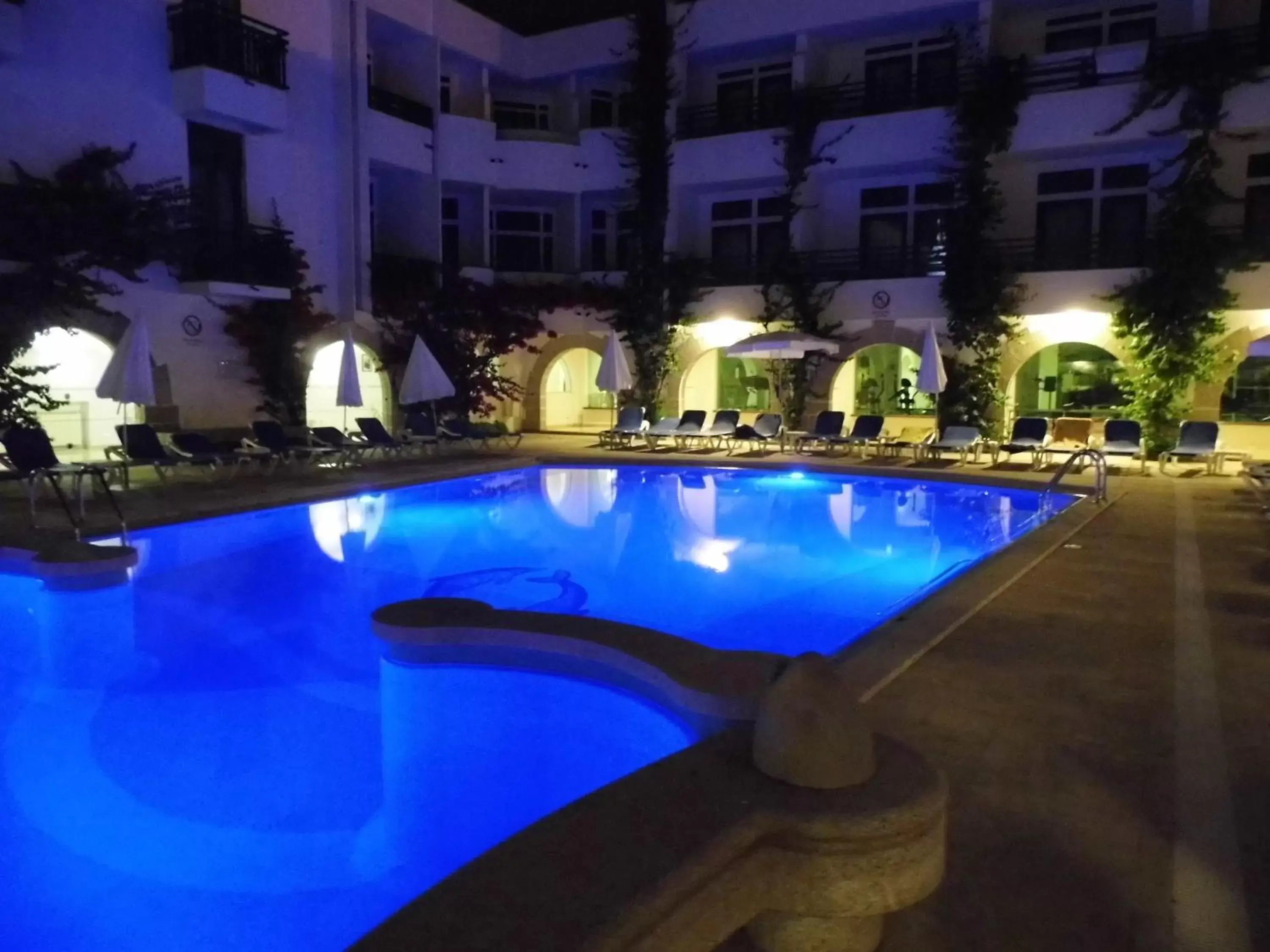 Swimming Pool in Hotel Suave Mar