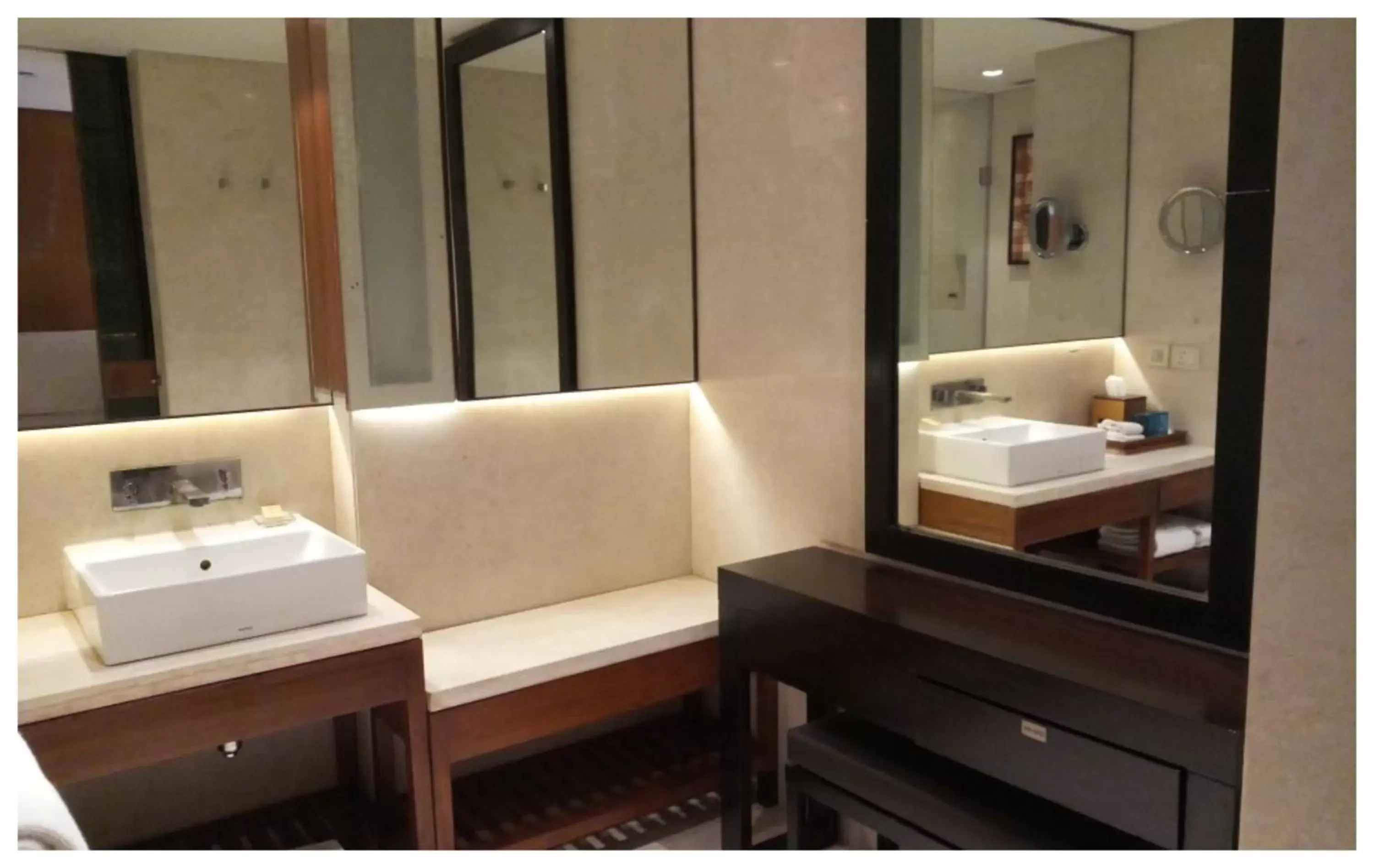 Bathroom in Vivanta Surajkund, NCR