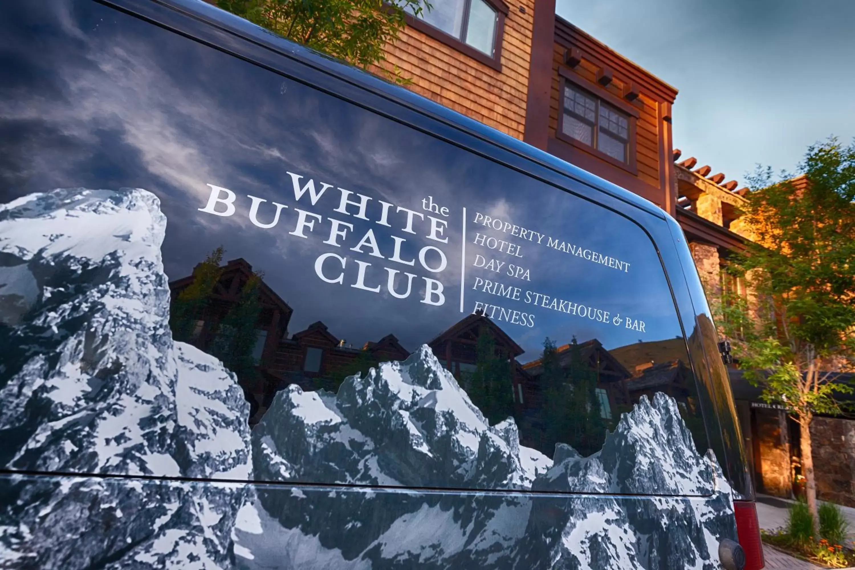 Area and facilities in The White Buffalo Club