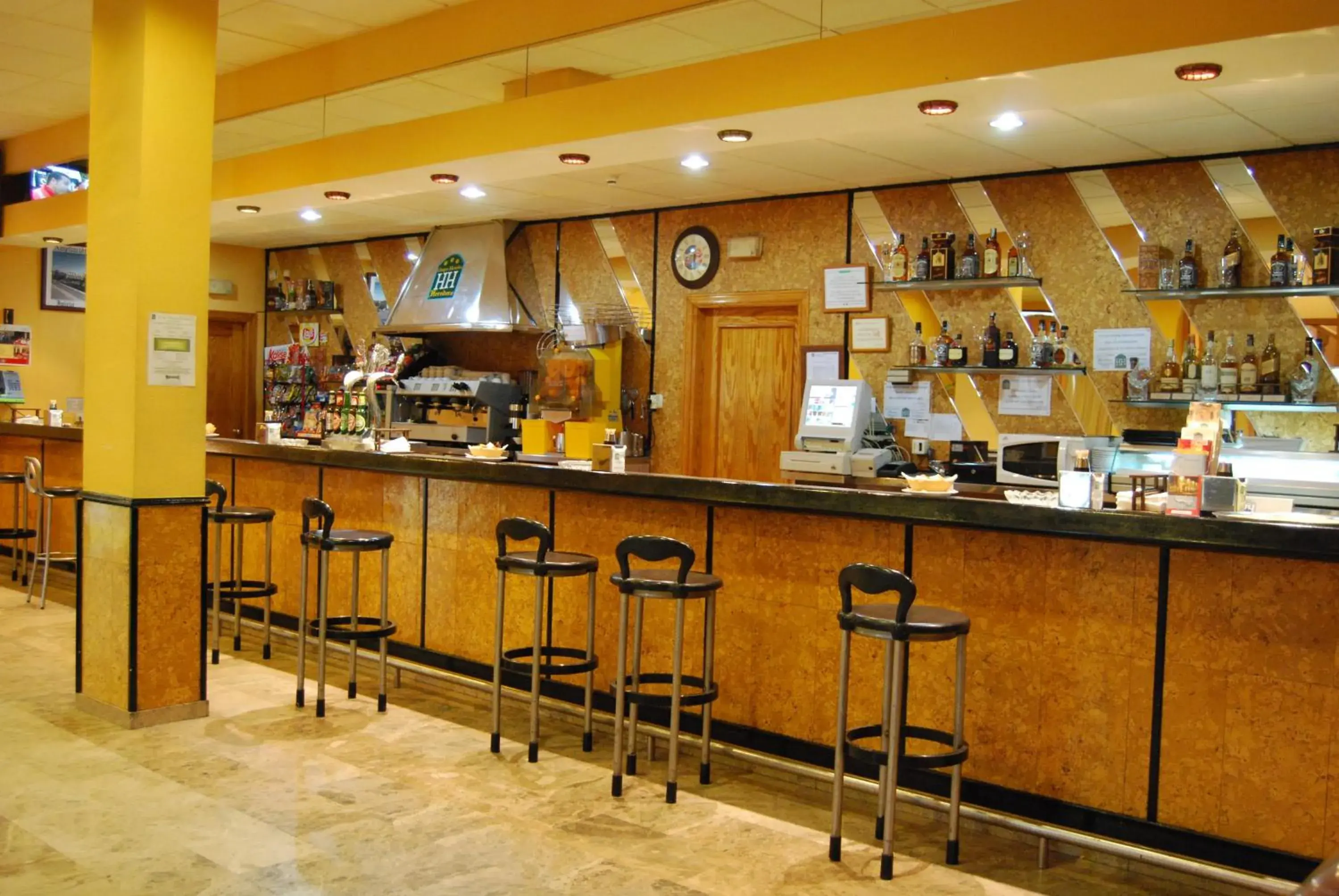 Lounge or bar in Hotel Los Templarios Lounge or bar in Hotel Los Templarios