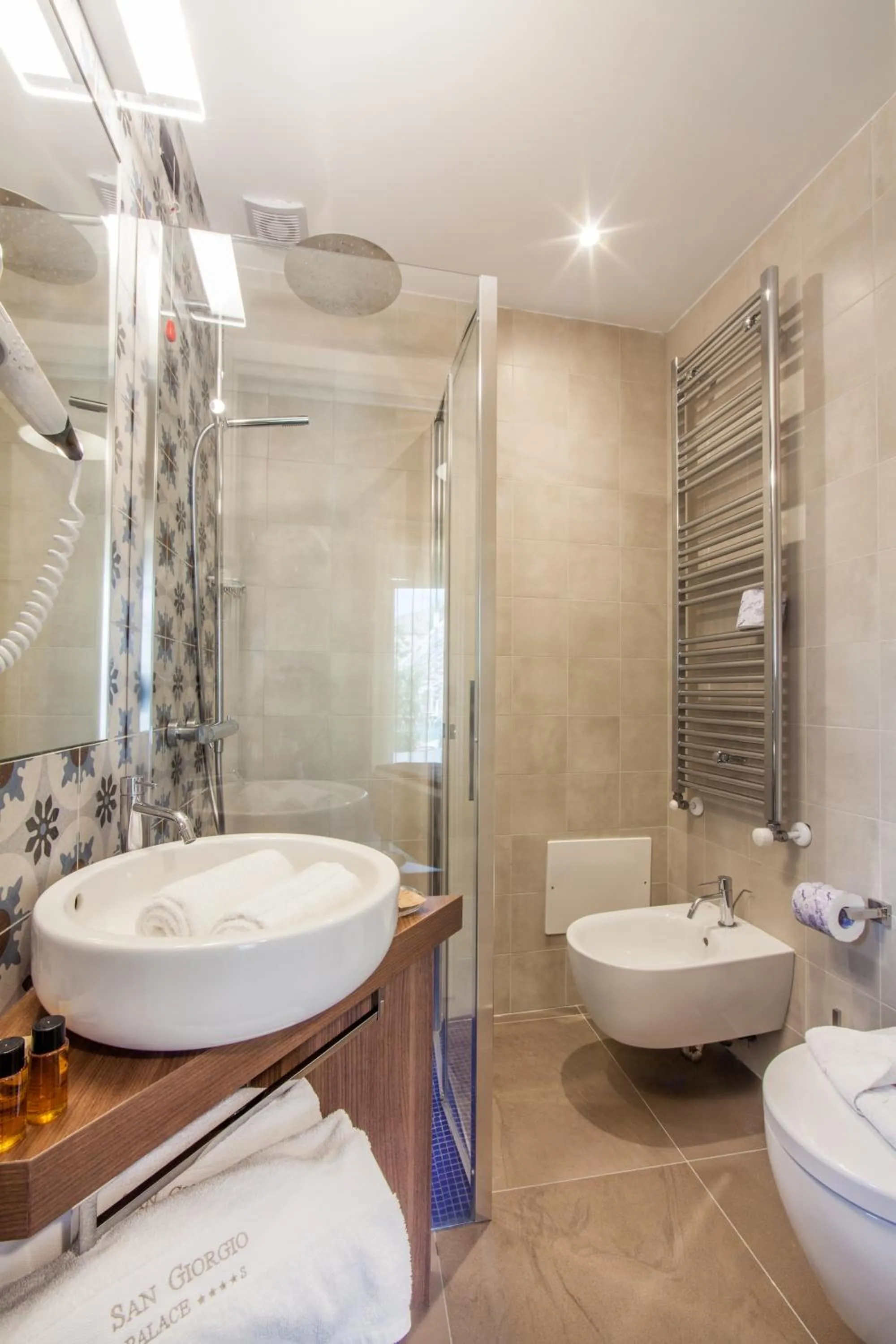 Bathroom in San Giorgio Palace Hotel Ragusa Ibla