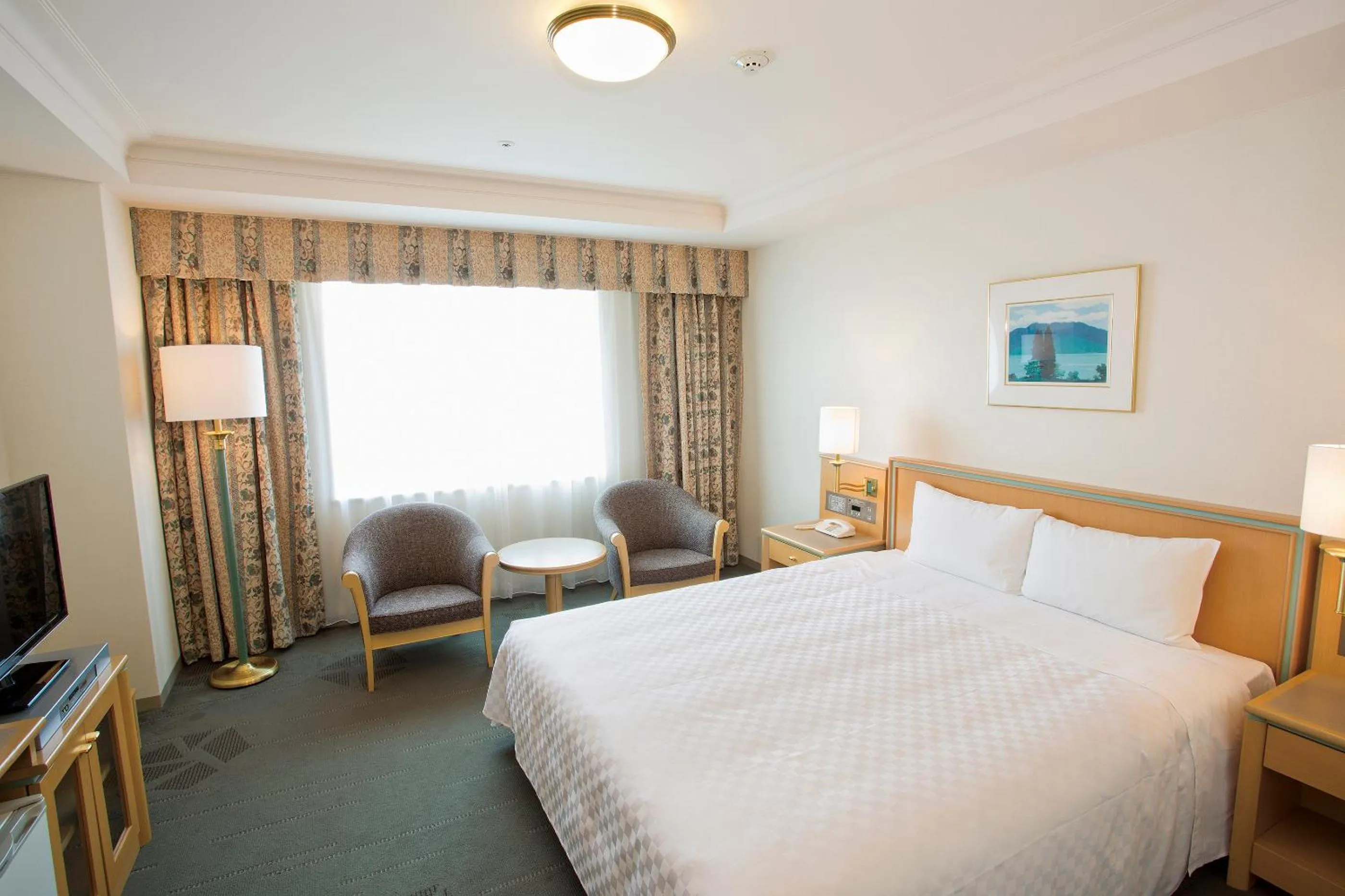 Photo of the whole room, Bed in Keio Plaza Hotel Hachioji