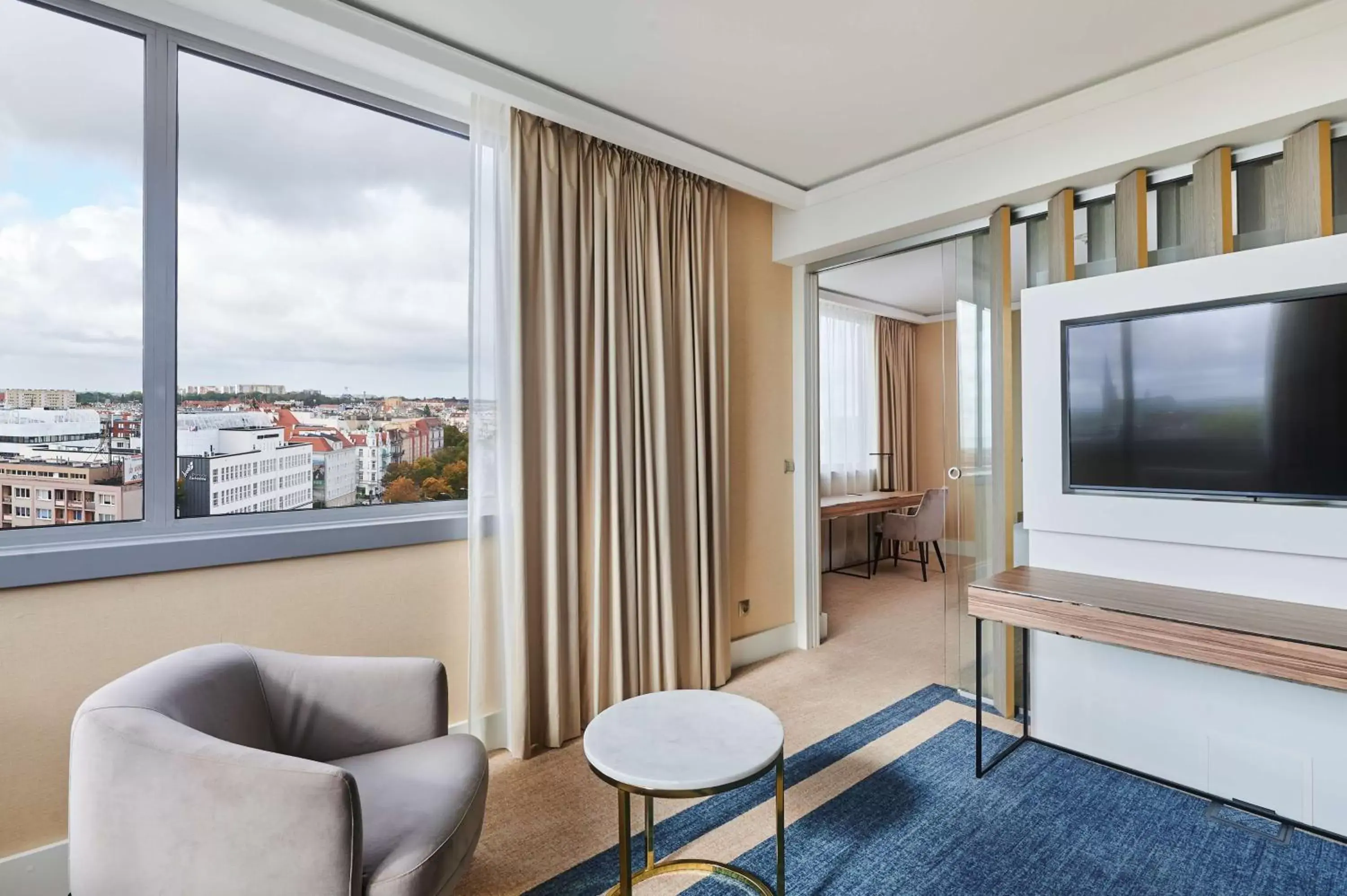 View (from property/room), Seating Area in Radisson Blu Szczecin