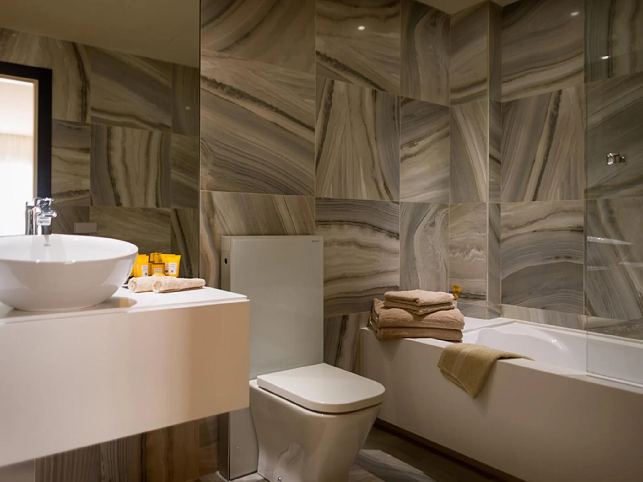 Toilet in Cosmopolita Hotel Boutique & Spa