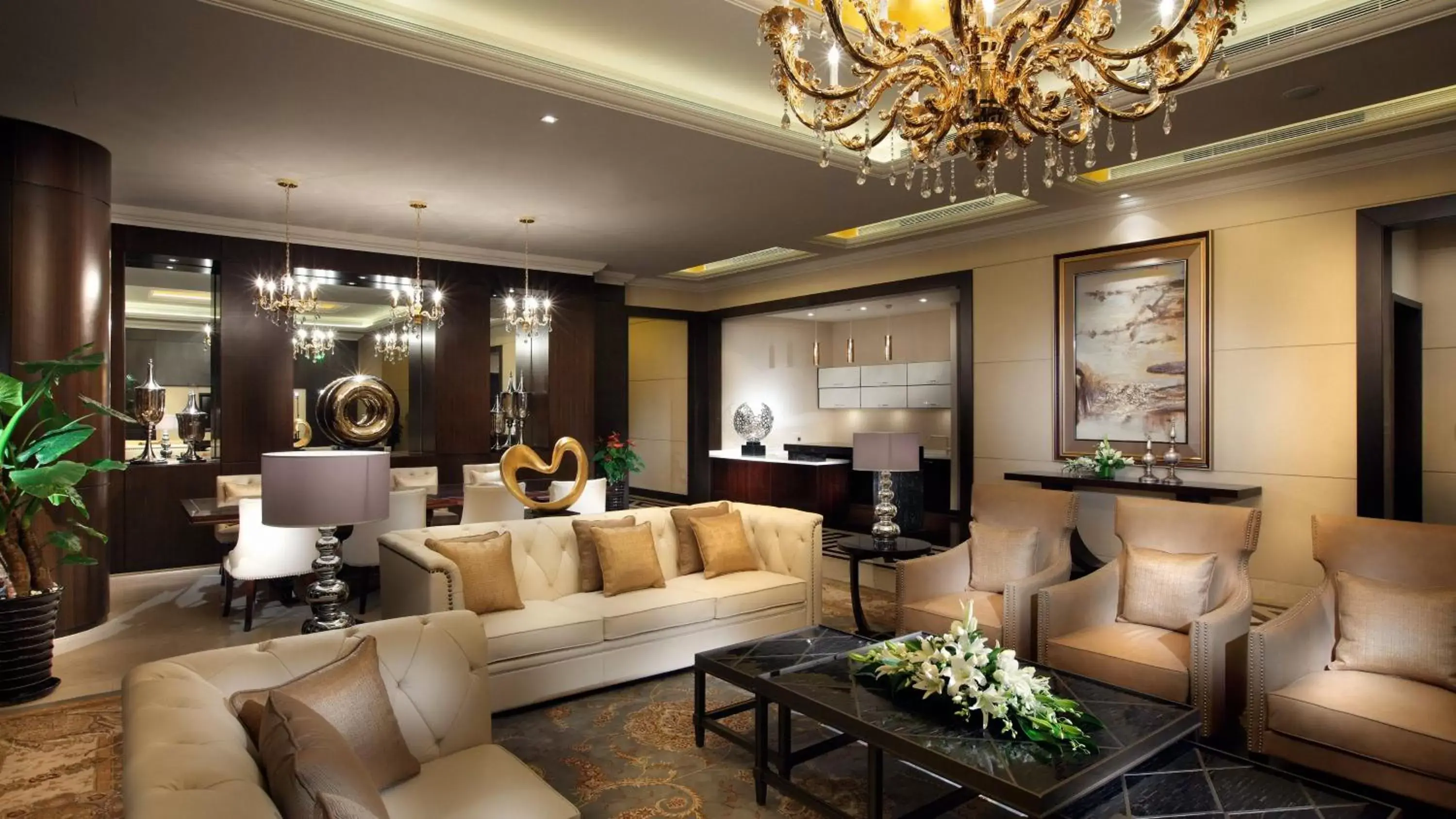 Photo of the whole room, Seating Area in InterContinental Nanjing, an IHG Hotel