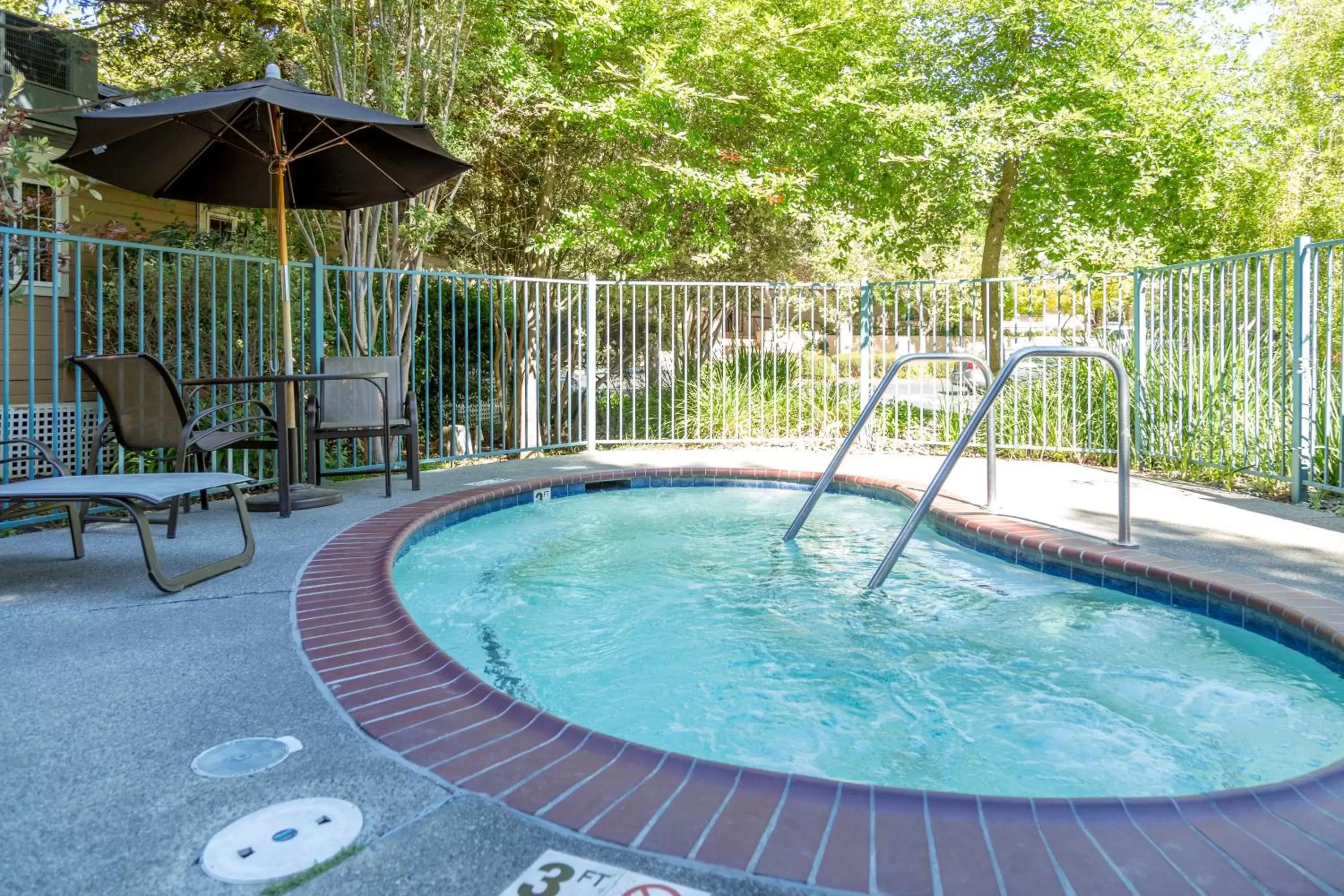 Swimming Pool in RiverPointe Napa Valley Resort